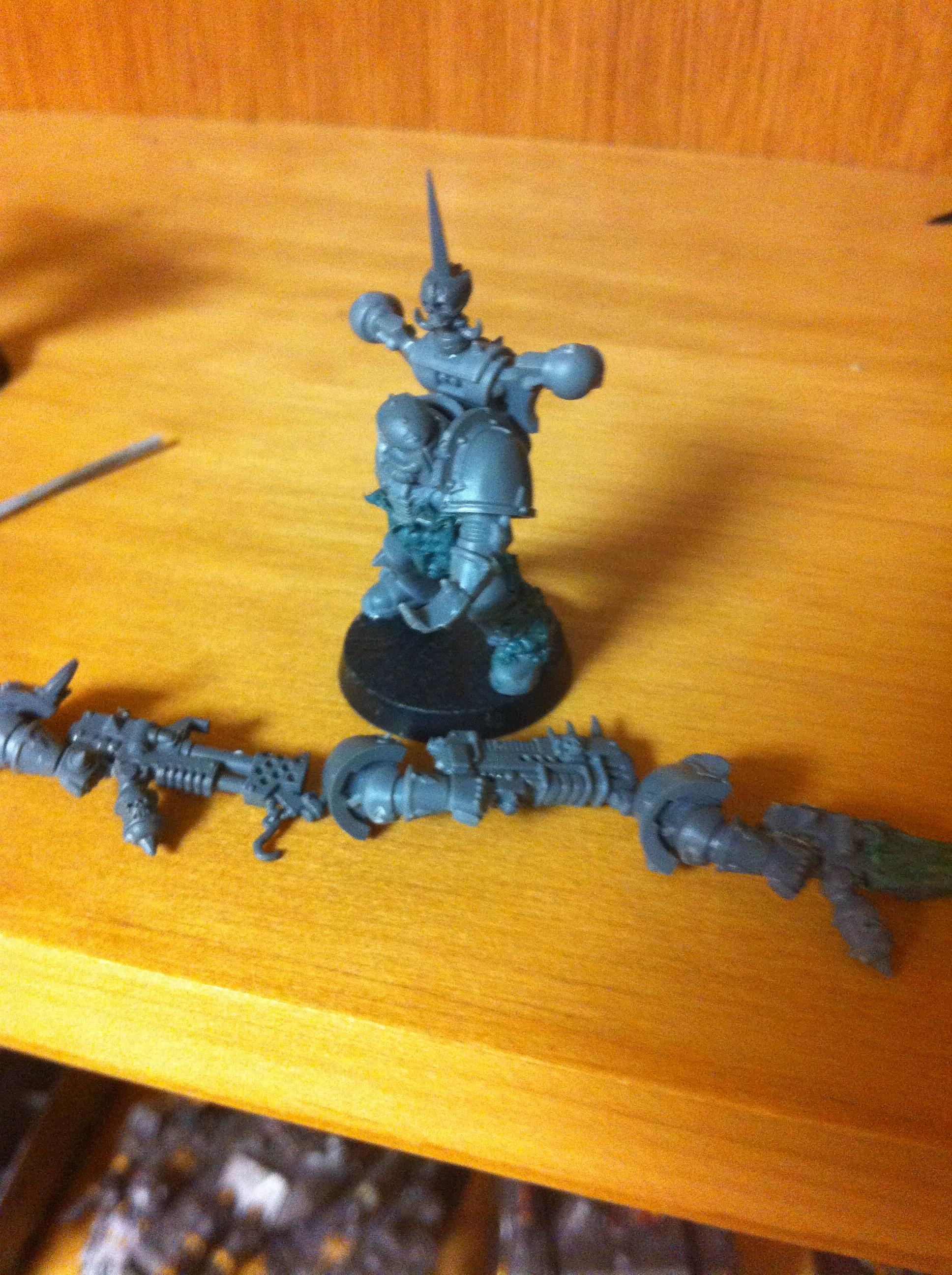 second magnetized special weapon, needs more greenstuff on the right arm