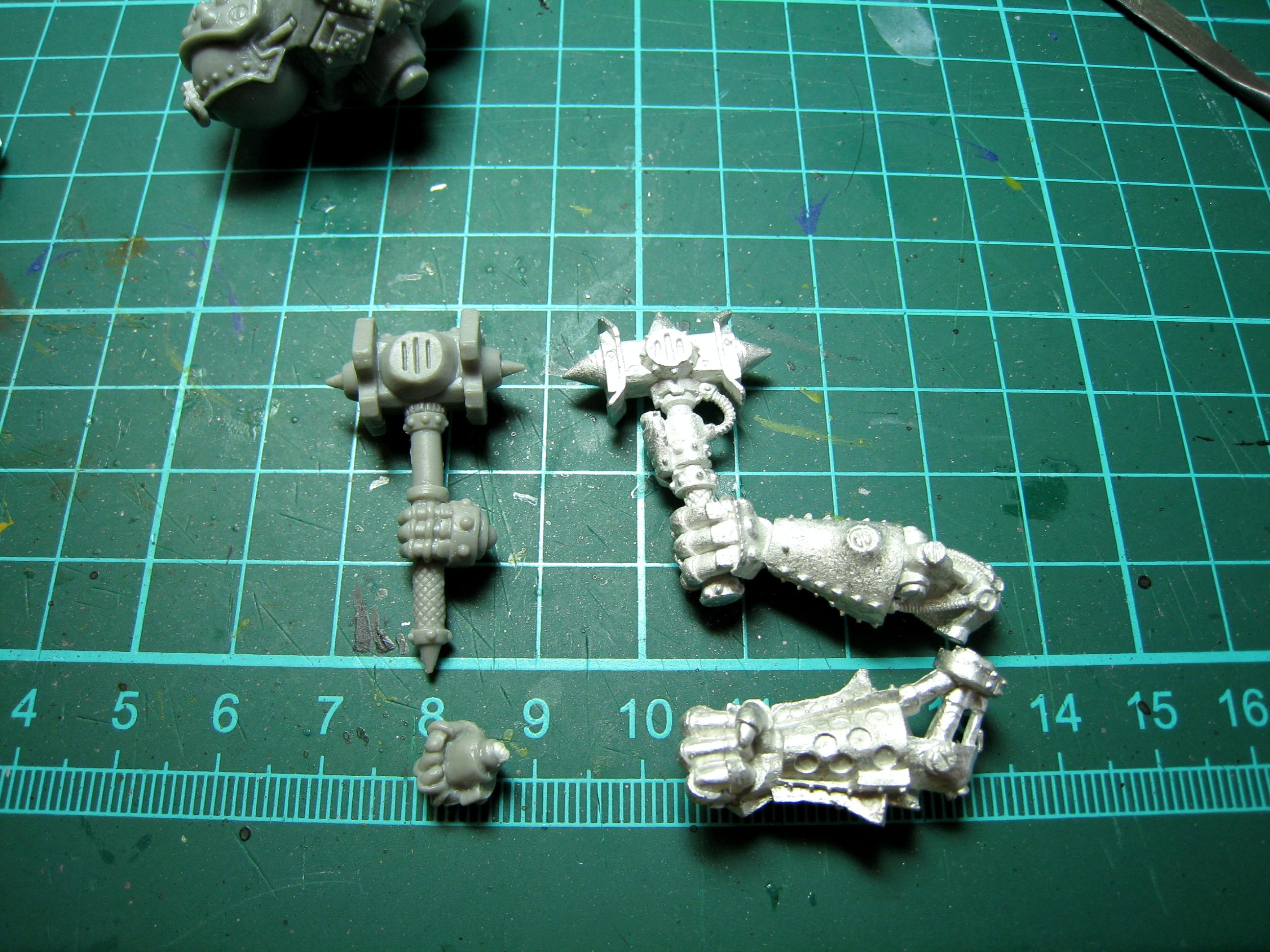 Cygnar, Warmachine, Plastic vs Metal Hand Comparison