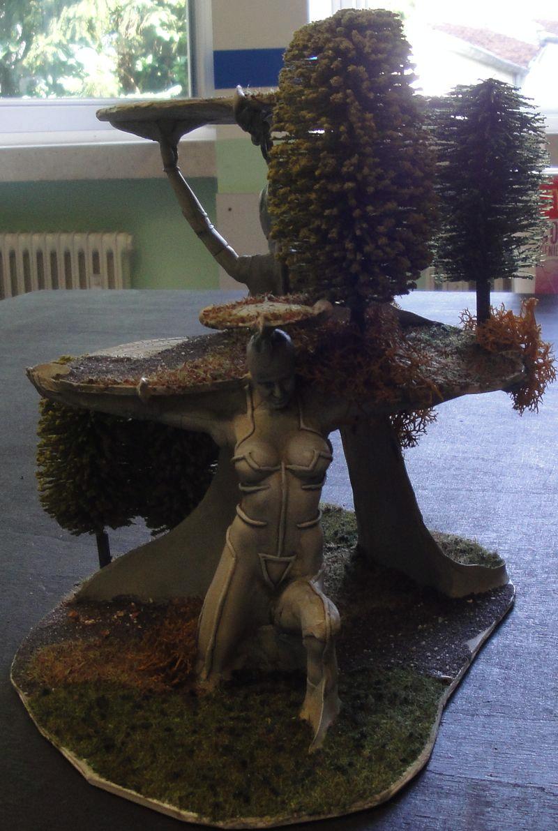 Terrain, 2 statues (other side)
