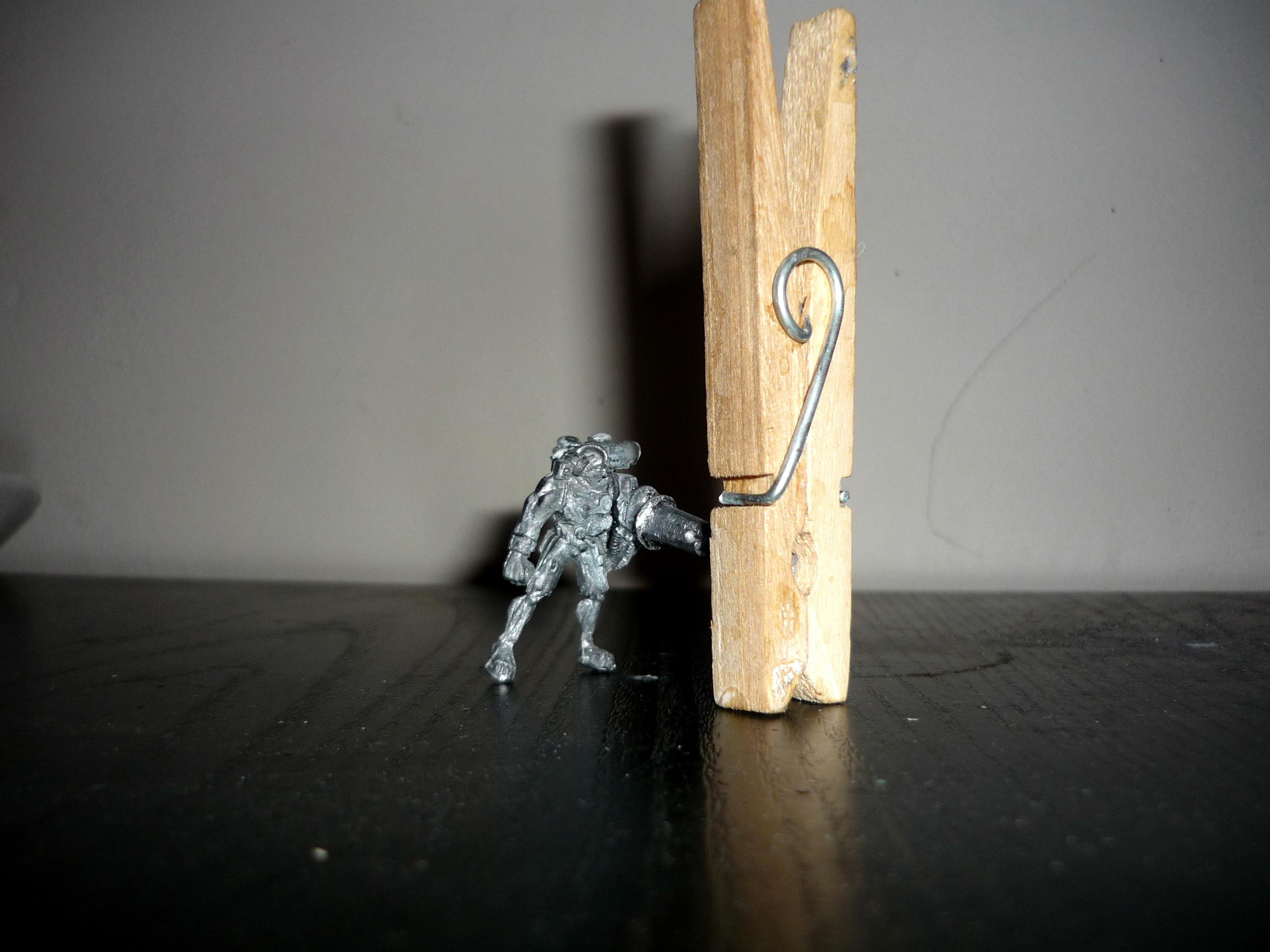Mini gun servitor