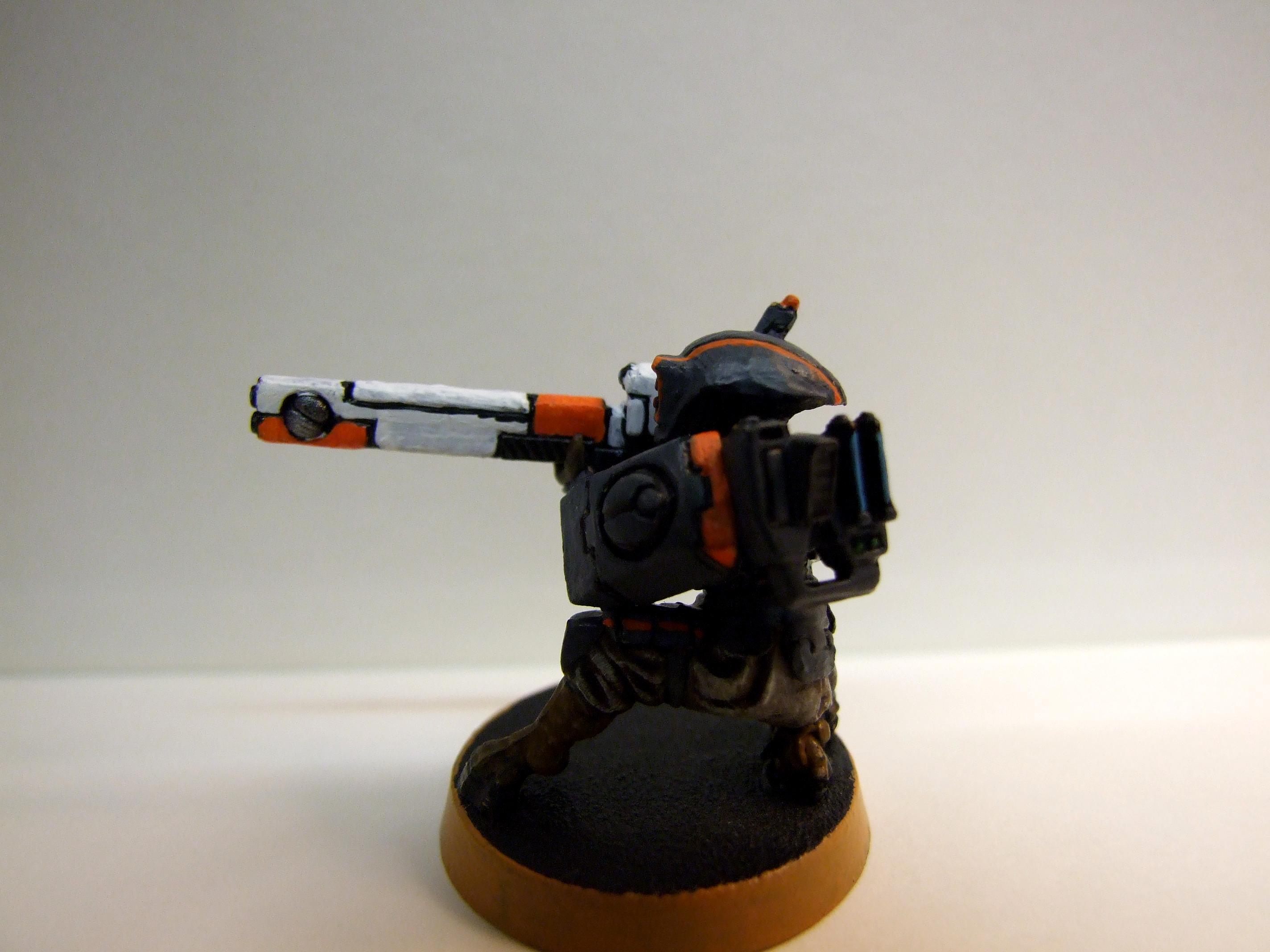 Tau, District 9 tau right