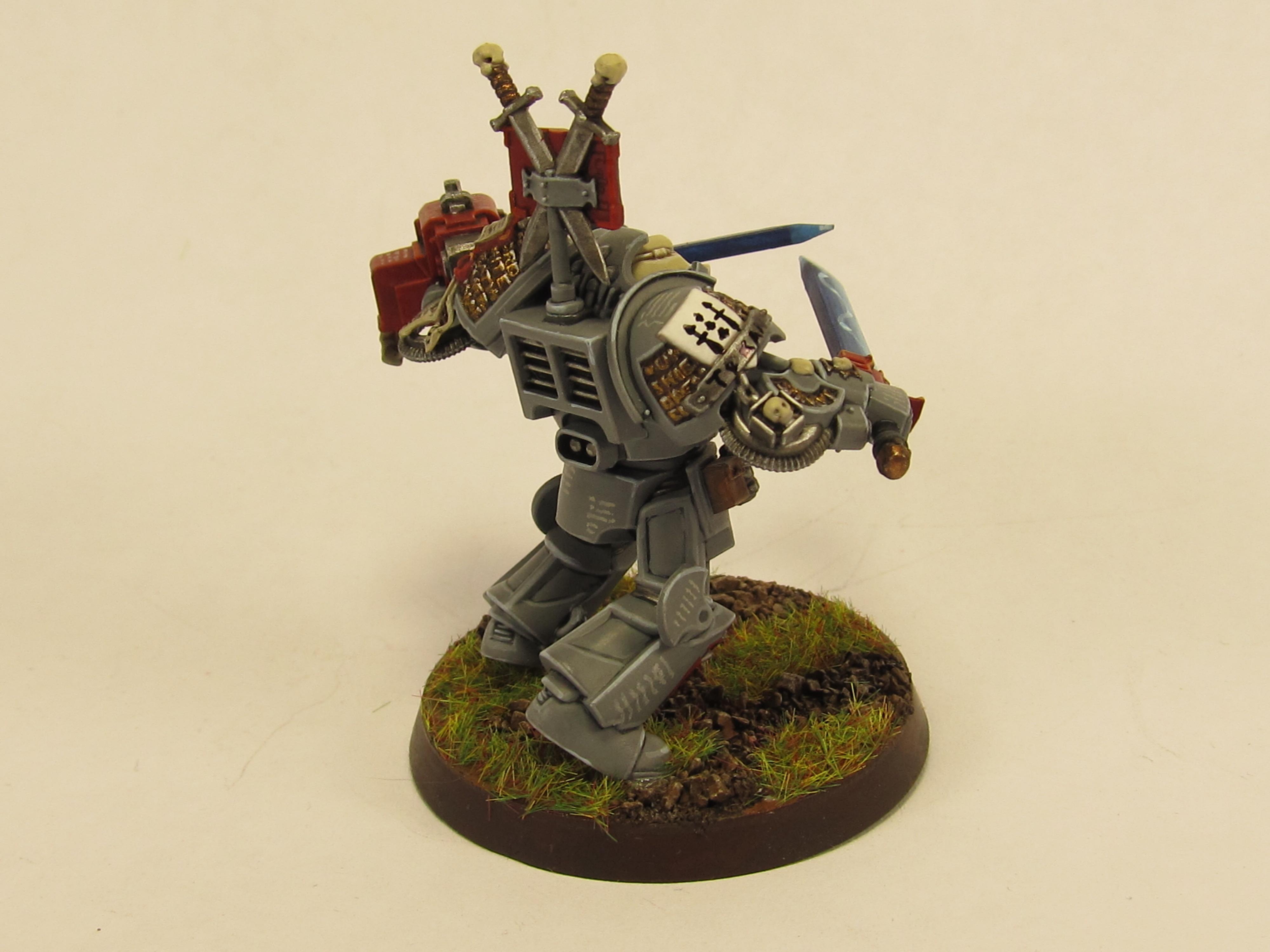 Falchion Paladin right