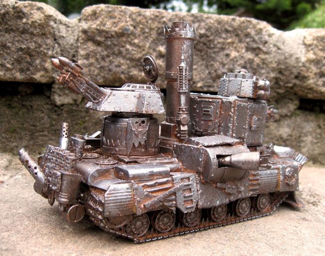 Mega grot tank