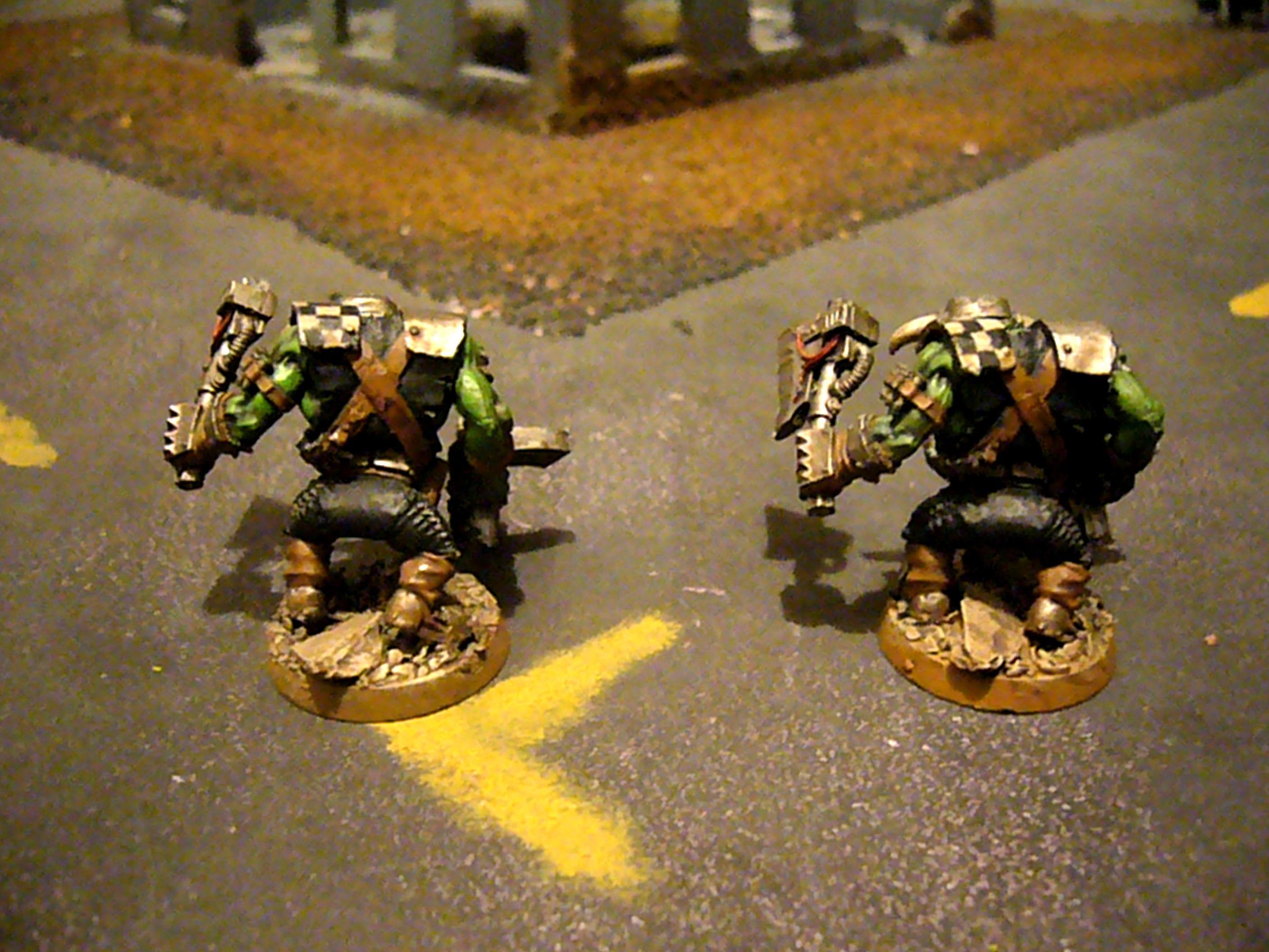 Orks, Flash Gitz or Nob with Twin-linked Shoota