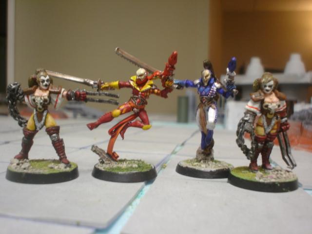 the ones at either end, I got as are from Ebay, not sure where they originated from, but they are Harlequins now!