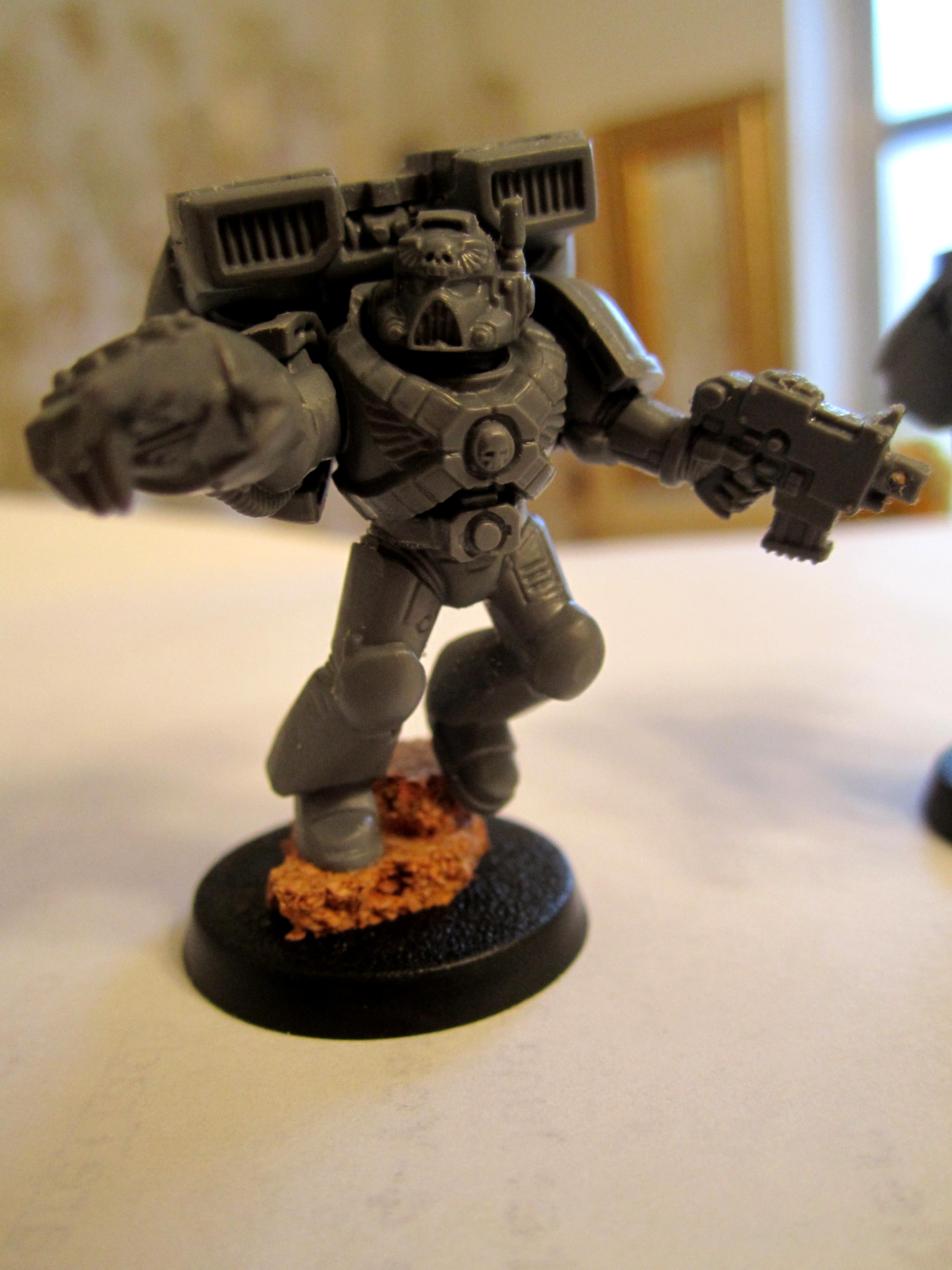 Power fist Assault Marine Magnetized 1