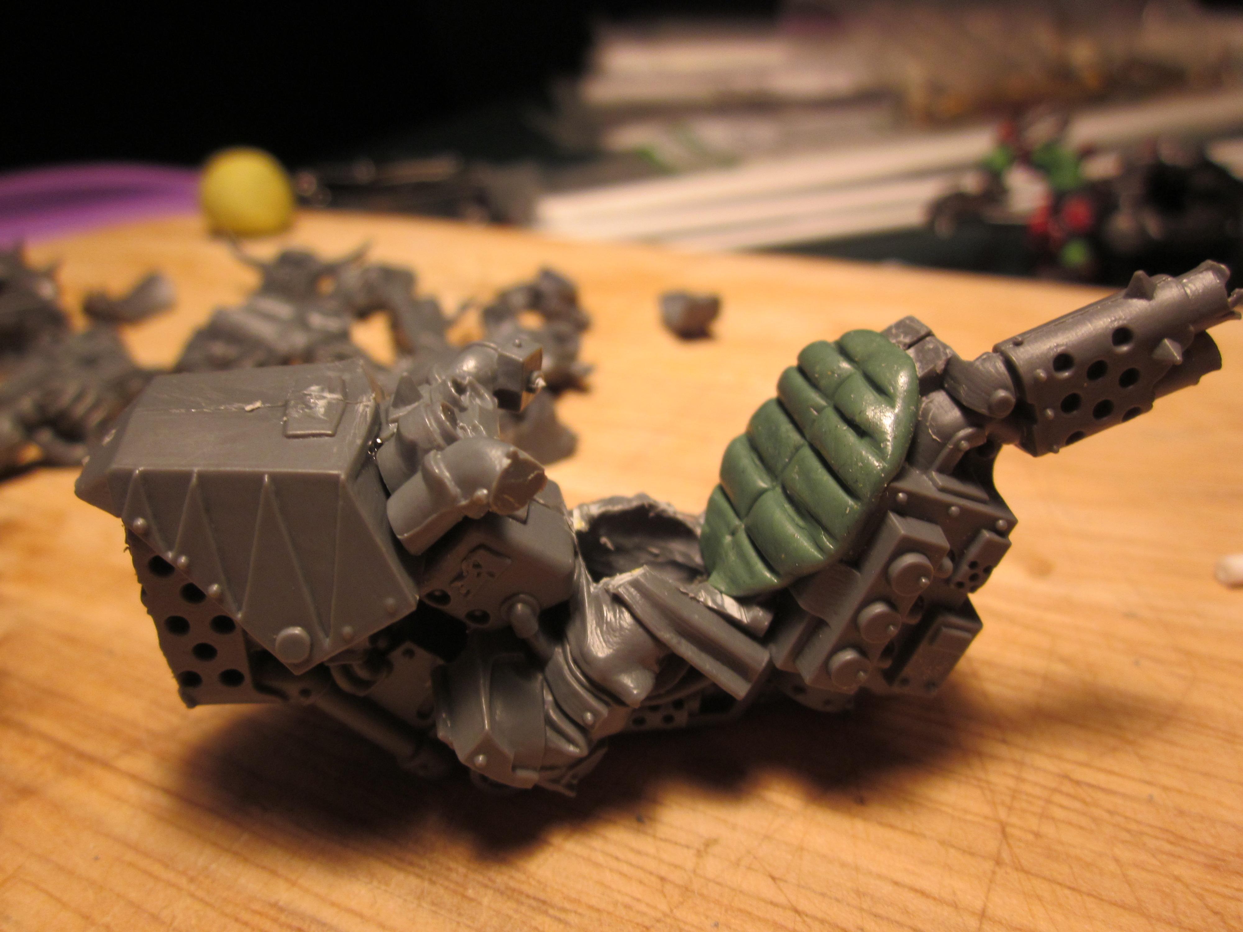 Wazdakka Gutsmek, Biker seat padding