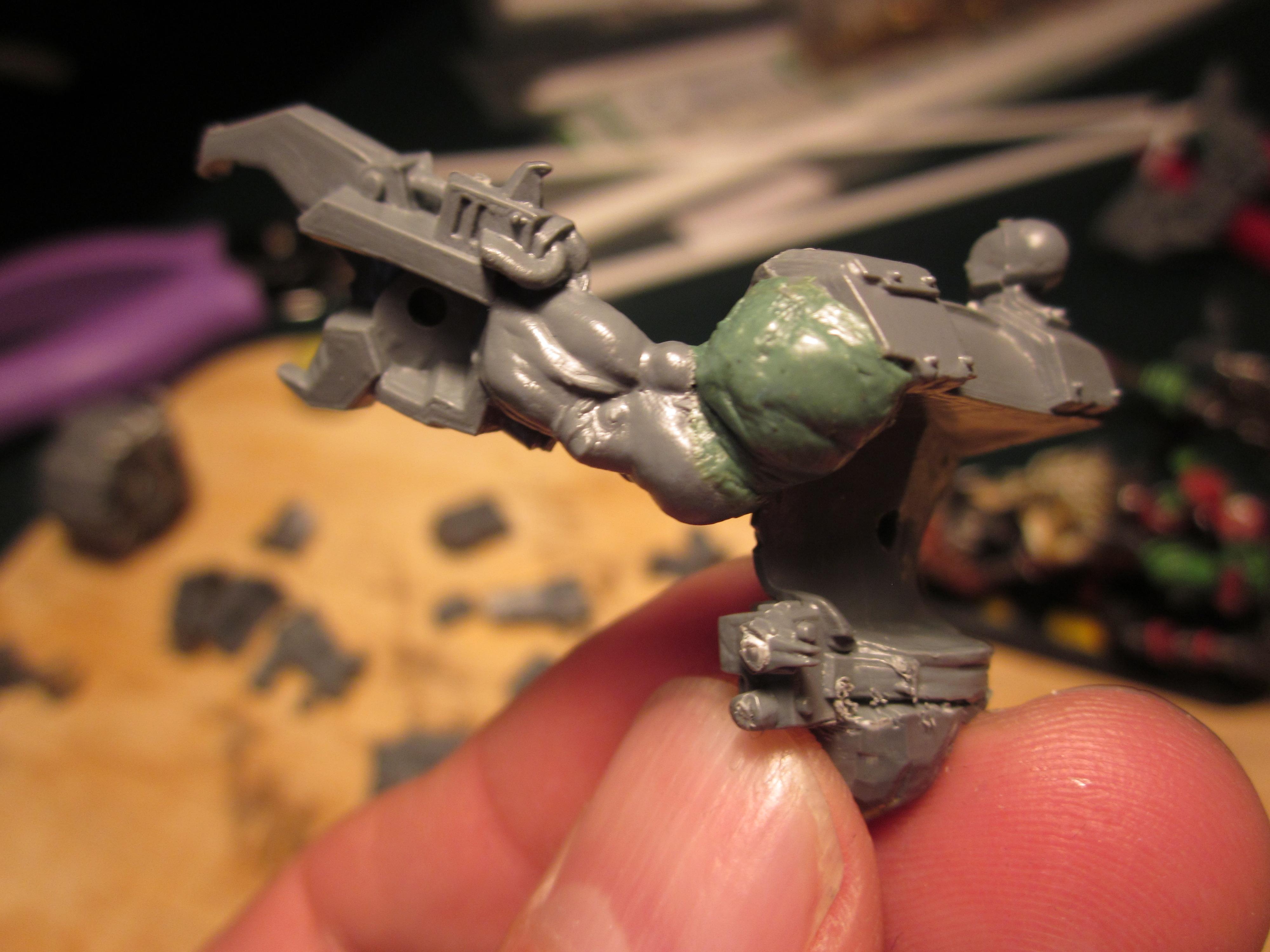 Wazdakka Gutsmek, Shoulder