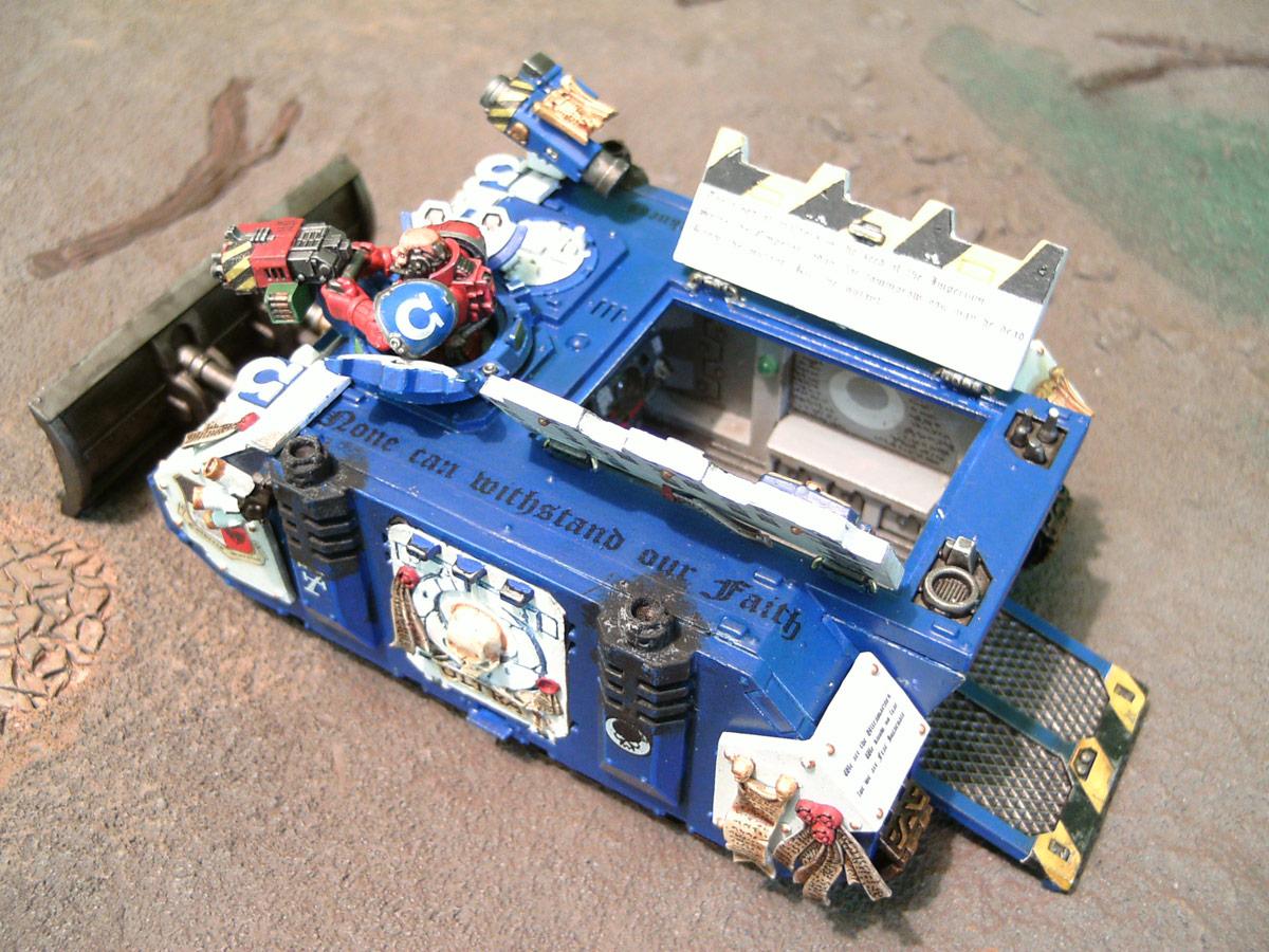 Ouze's Ultramarine Rhino - with LED Lighting 08