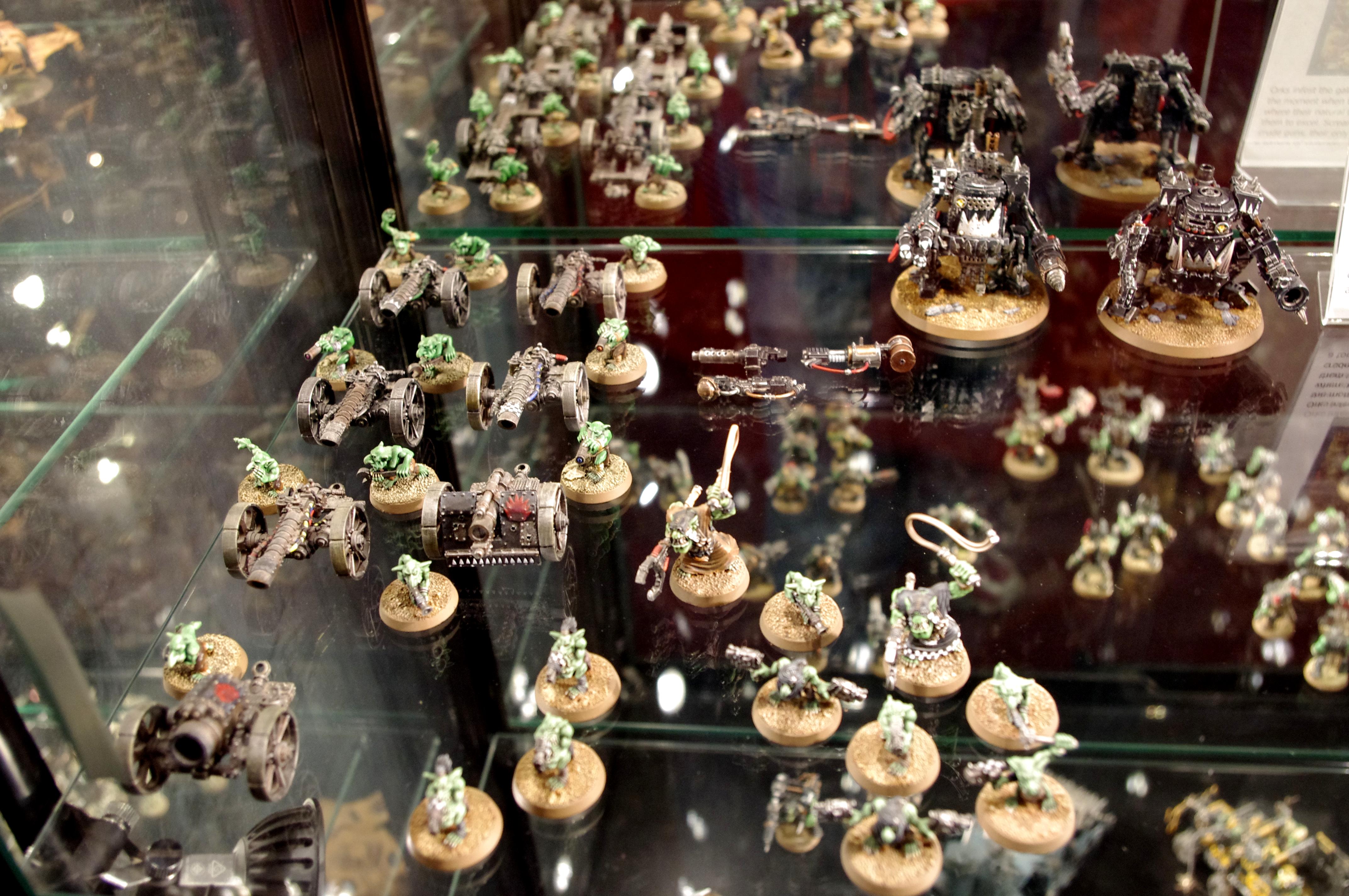 All Credit To Eavy Metal Crews, Warhammer World   ---   Posted For Those To Far Away To Travel  ---  Not My Minis