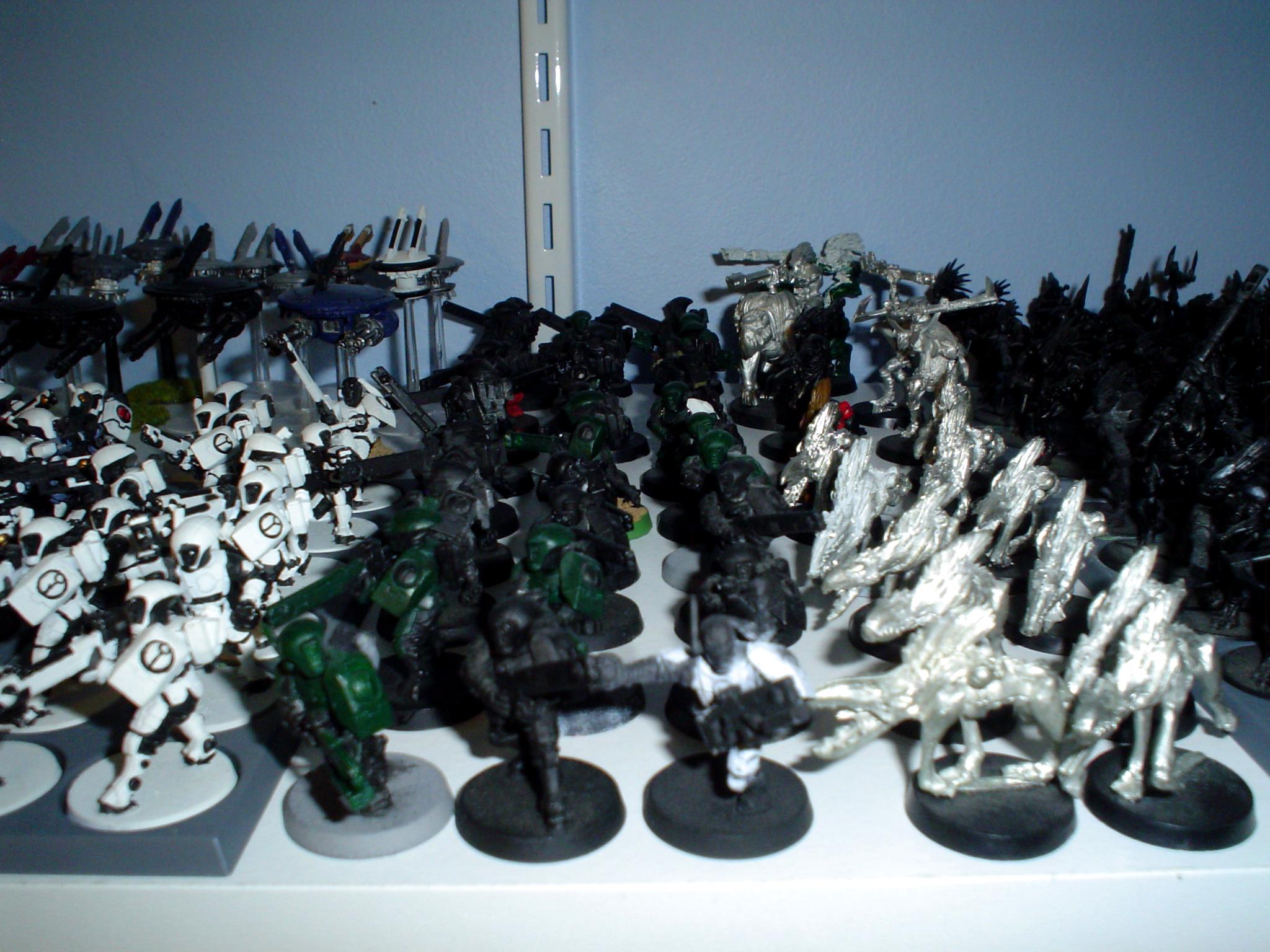 Tau, Kroot Hounds/Shapers and few Fire Warriors