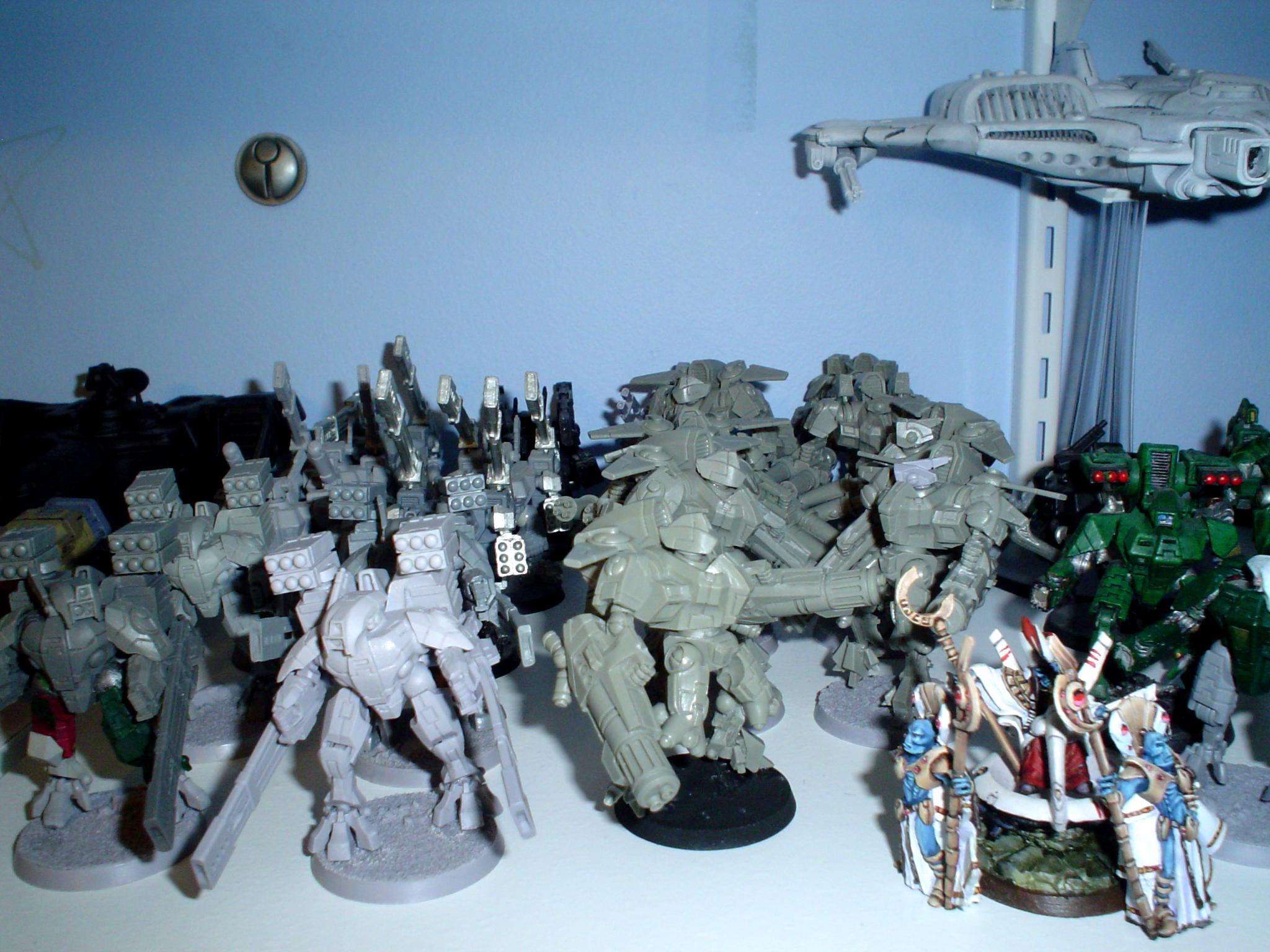 Tau, More Suits and Aun 'Va