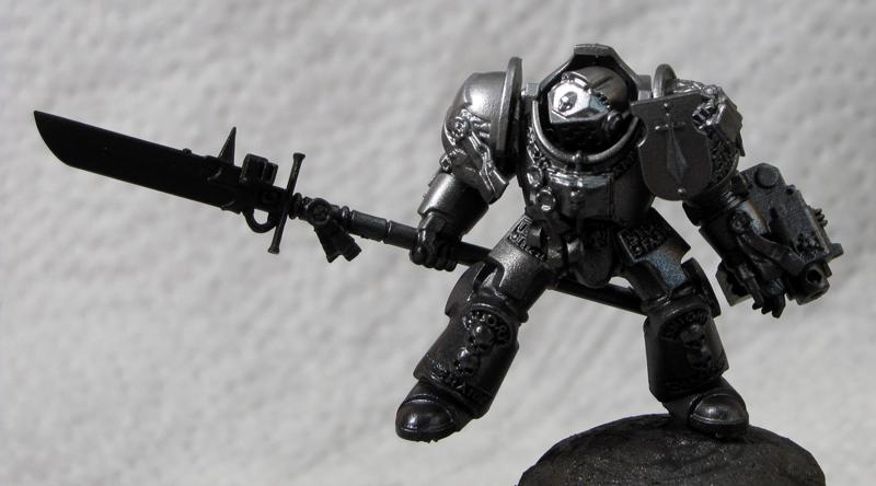 4. Grey Knight, zenithal layer 3, aluminium