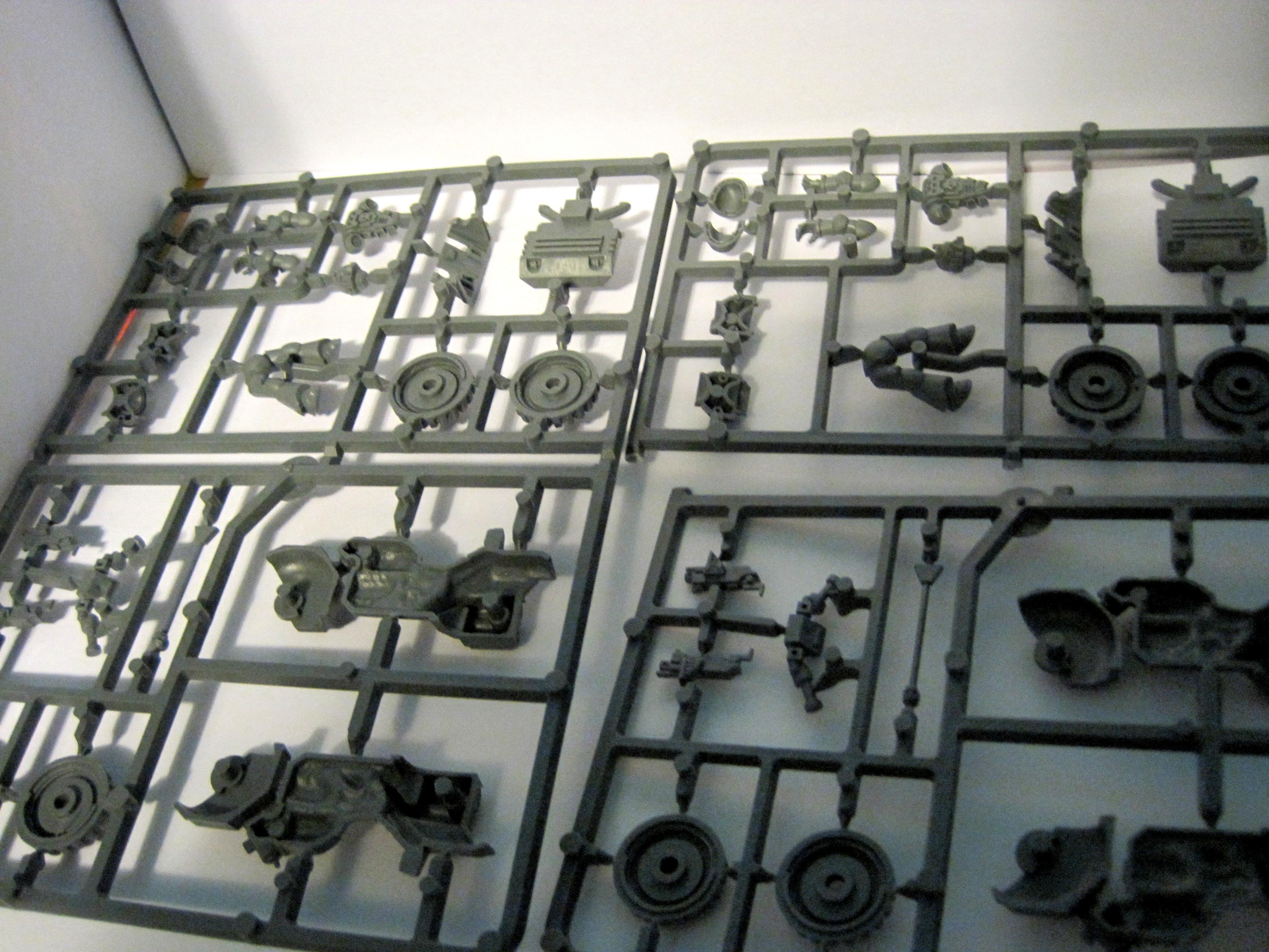 2 bikers on sprue