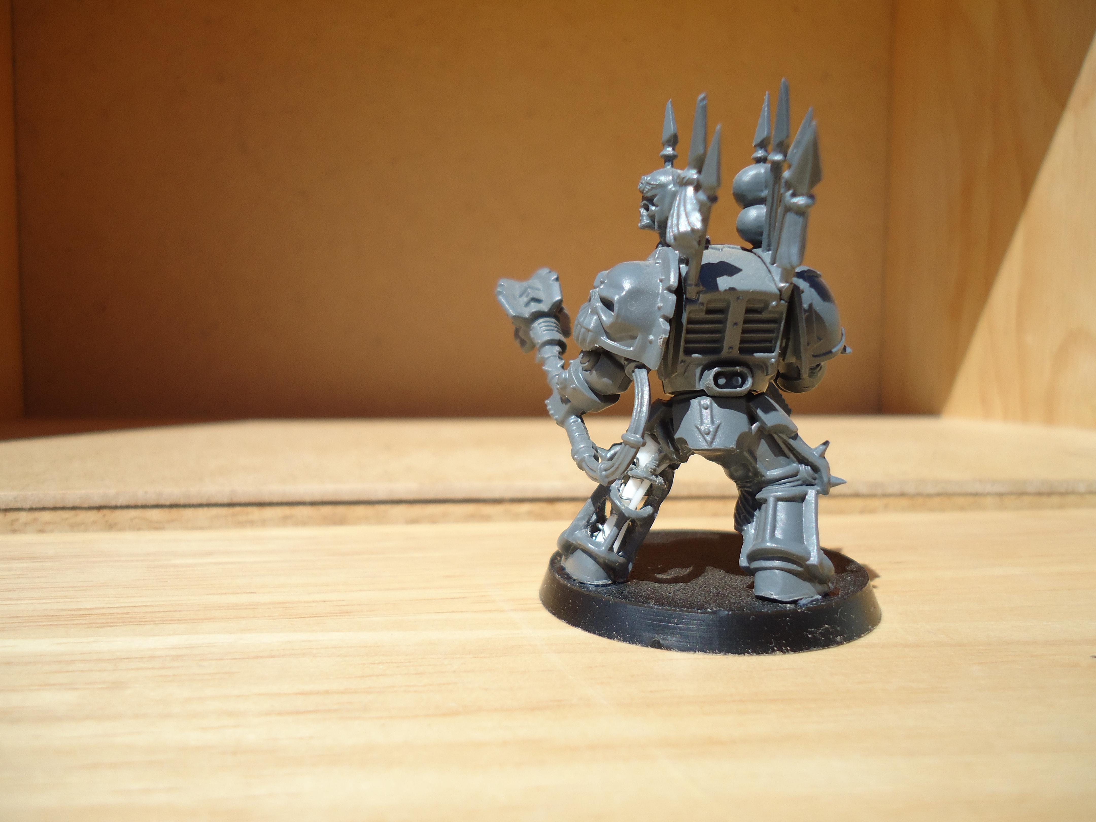 This one shows his leg work better..