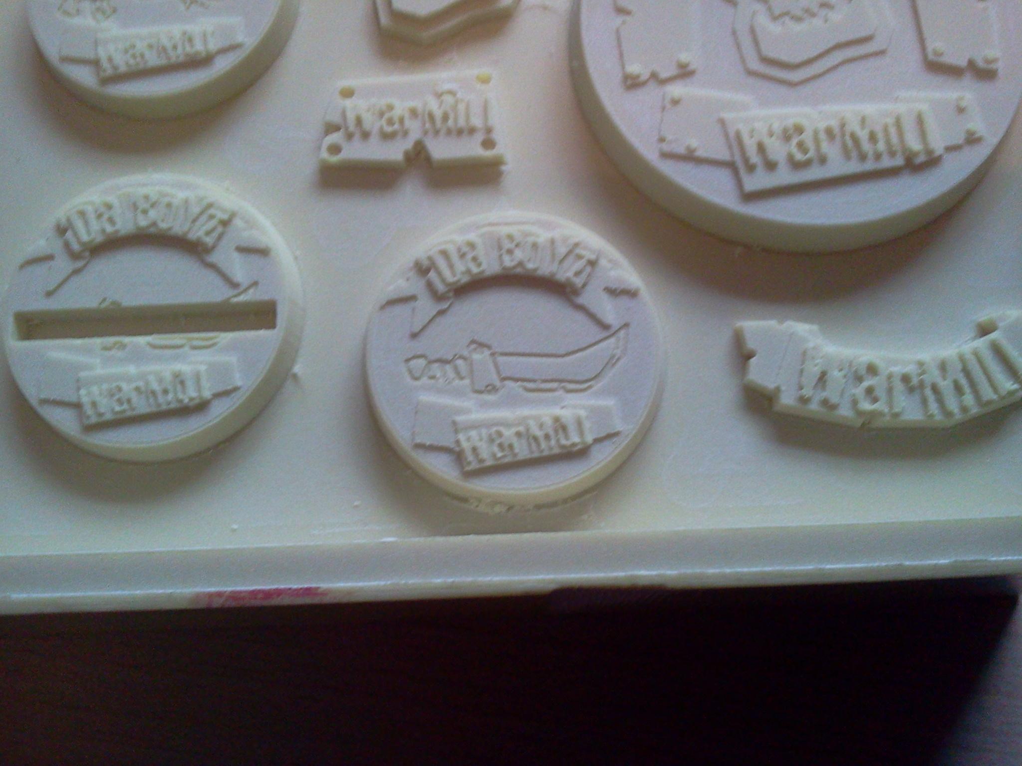 Boyz base with engraved choppa for boyz that do krumpin'!