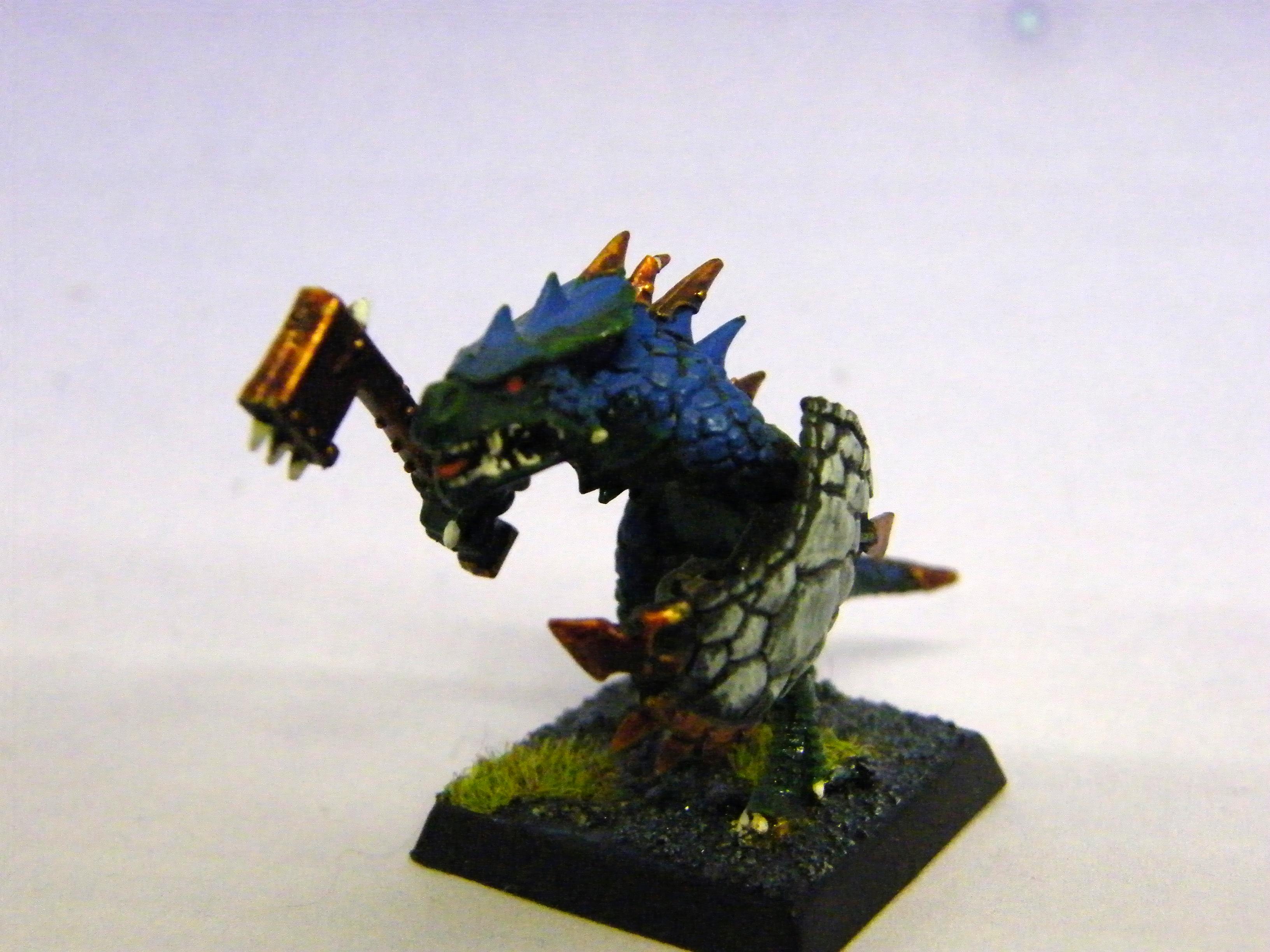 Saurus 4 Front