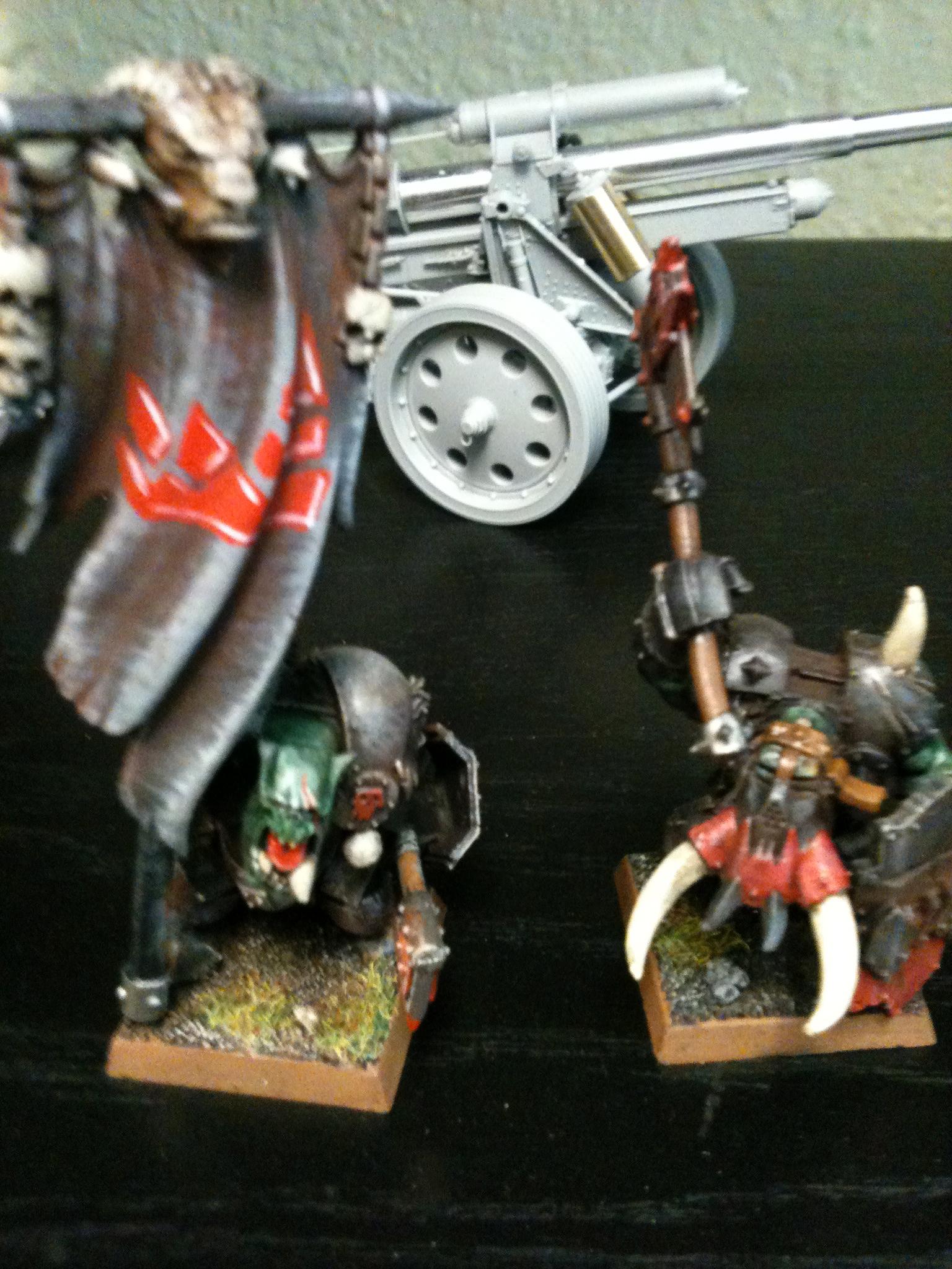 Couple orcs I painted to get away from looking at IG uniforms