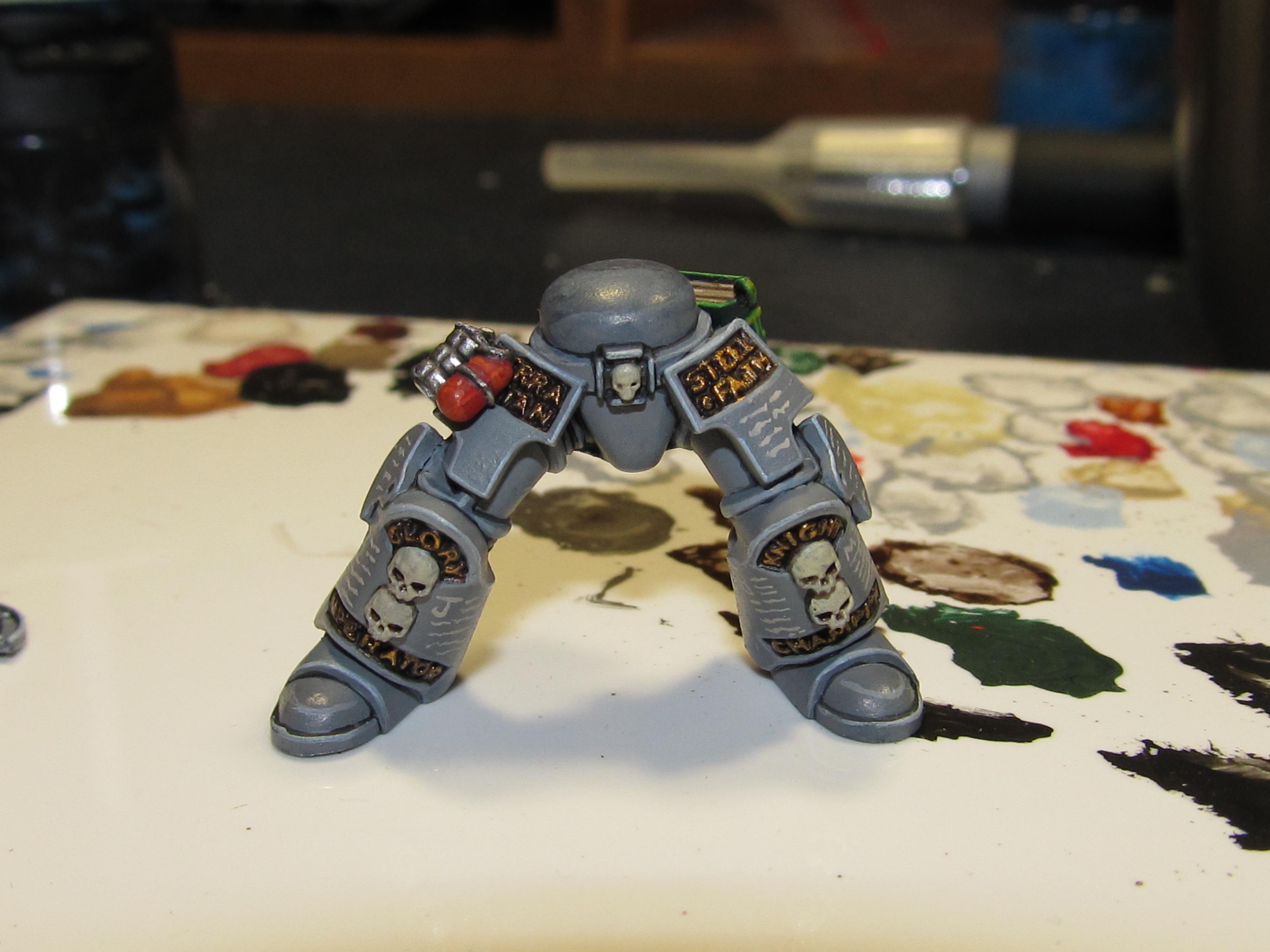 Gravens GM legs front