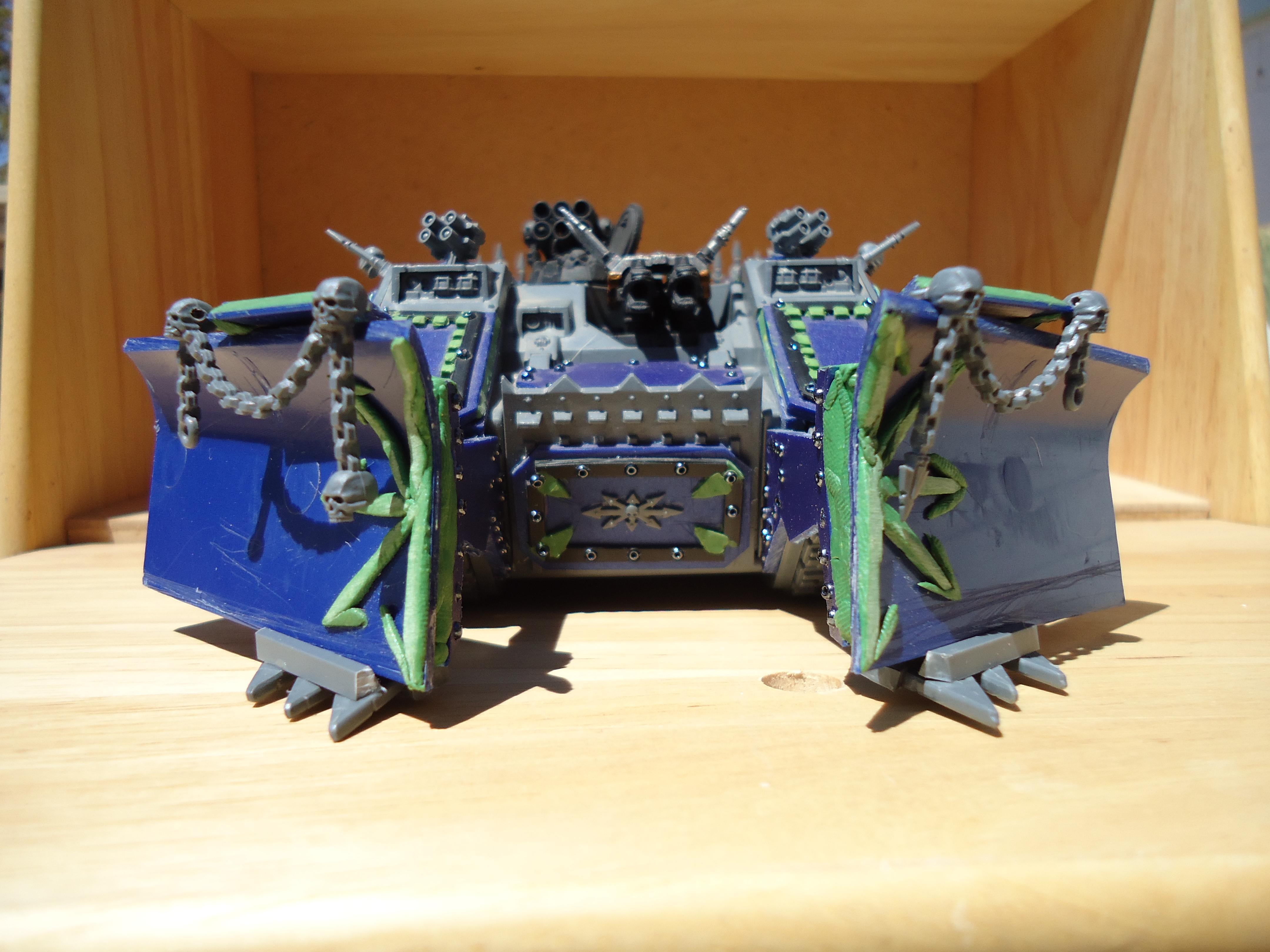 Another shot of the dozer blade, this time in the open position. I made it open and close to show that the front hatch was still usable