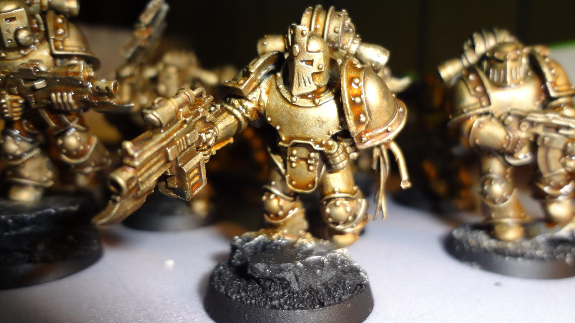 CAn't wait to get this guy painted up. Thinking I'll do the same idea for the grenades as I did for the armor, but wash with thrakka green instead
