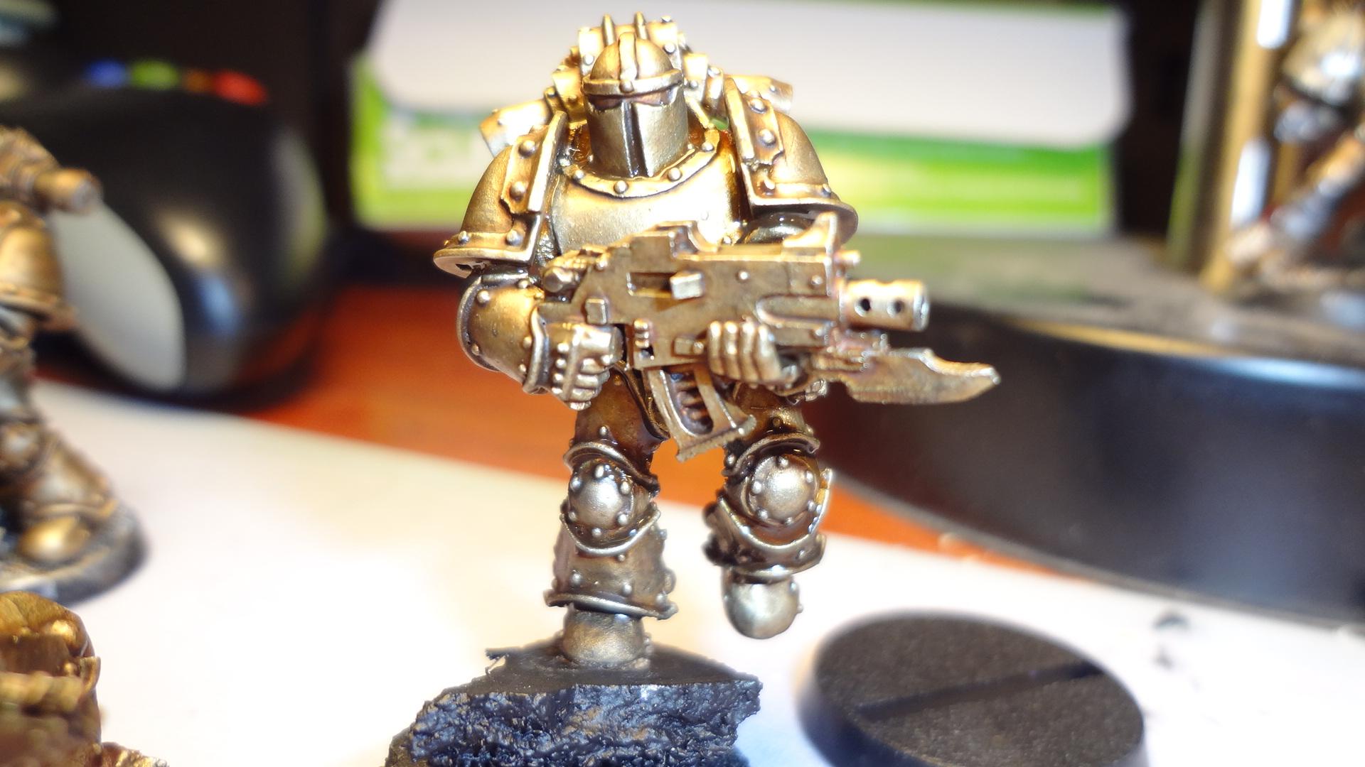 Another good pic of the contrast the armor makes in different lights - using this 'viva metallica' paint style allows for a variety of shades for the armor depending on the lighting