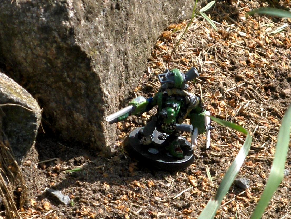 sneakin' in da garden 2