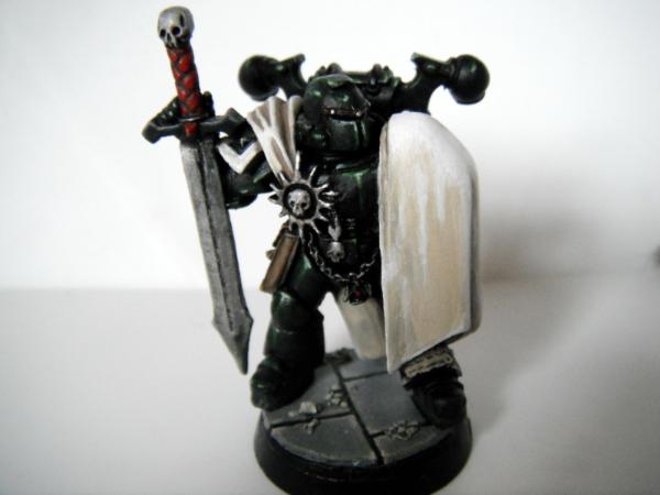 https://images.dakkadakka.com/gallery/2011/8/11/257339_sm-Captain%2C%20Conversion%2C%20Dark%20Angels%2C%20Fallen%2C%20Space%20Marines.jpg