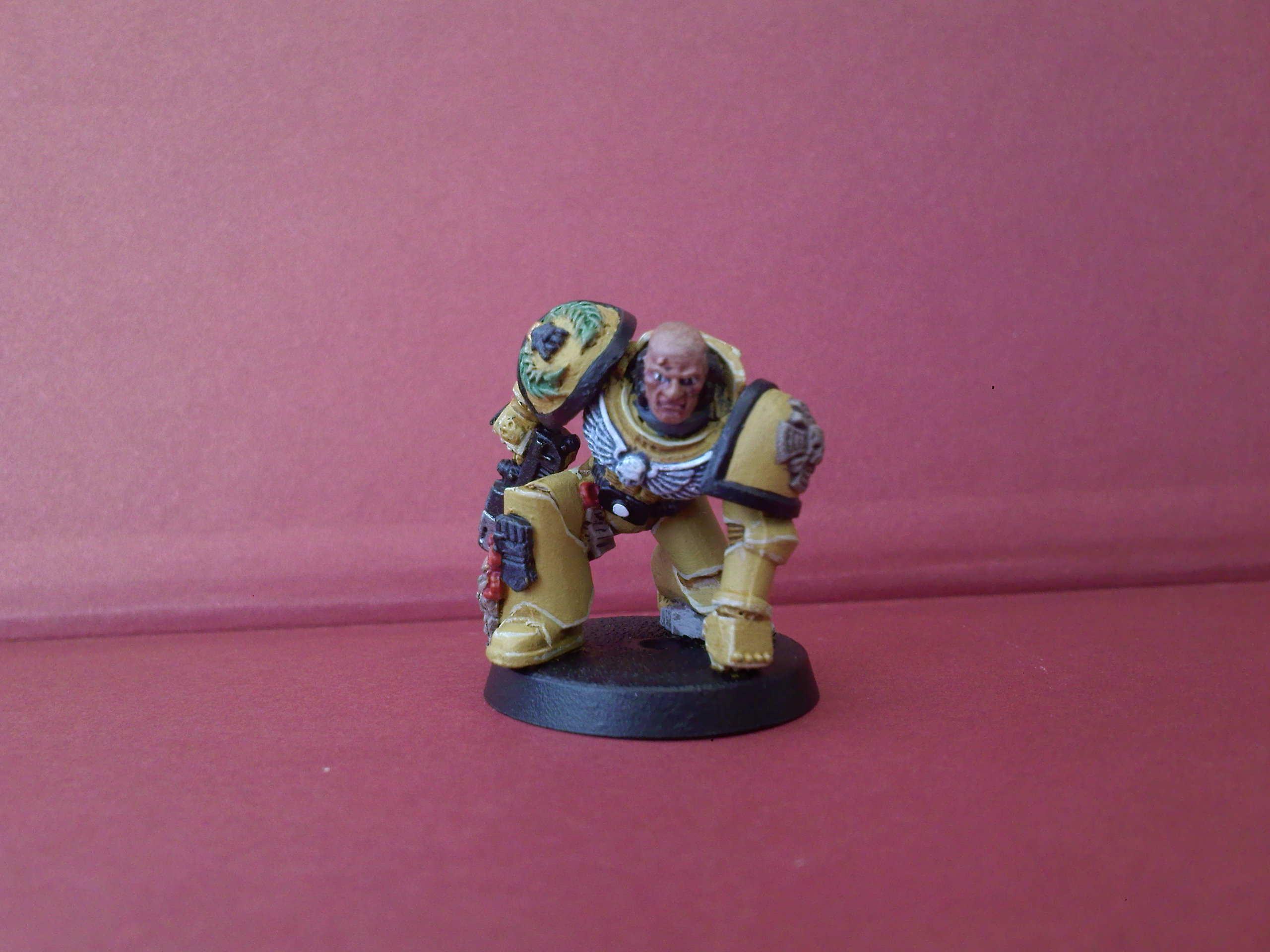 Crouching, Imperial Fists, Landing, Space Marines