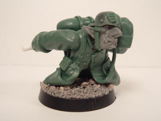 Grots, Trenchcoat, 'Eavy weapon Grot
