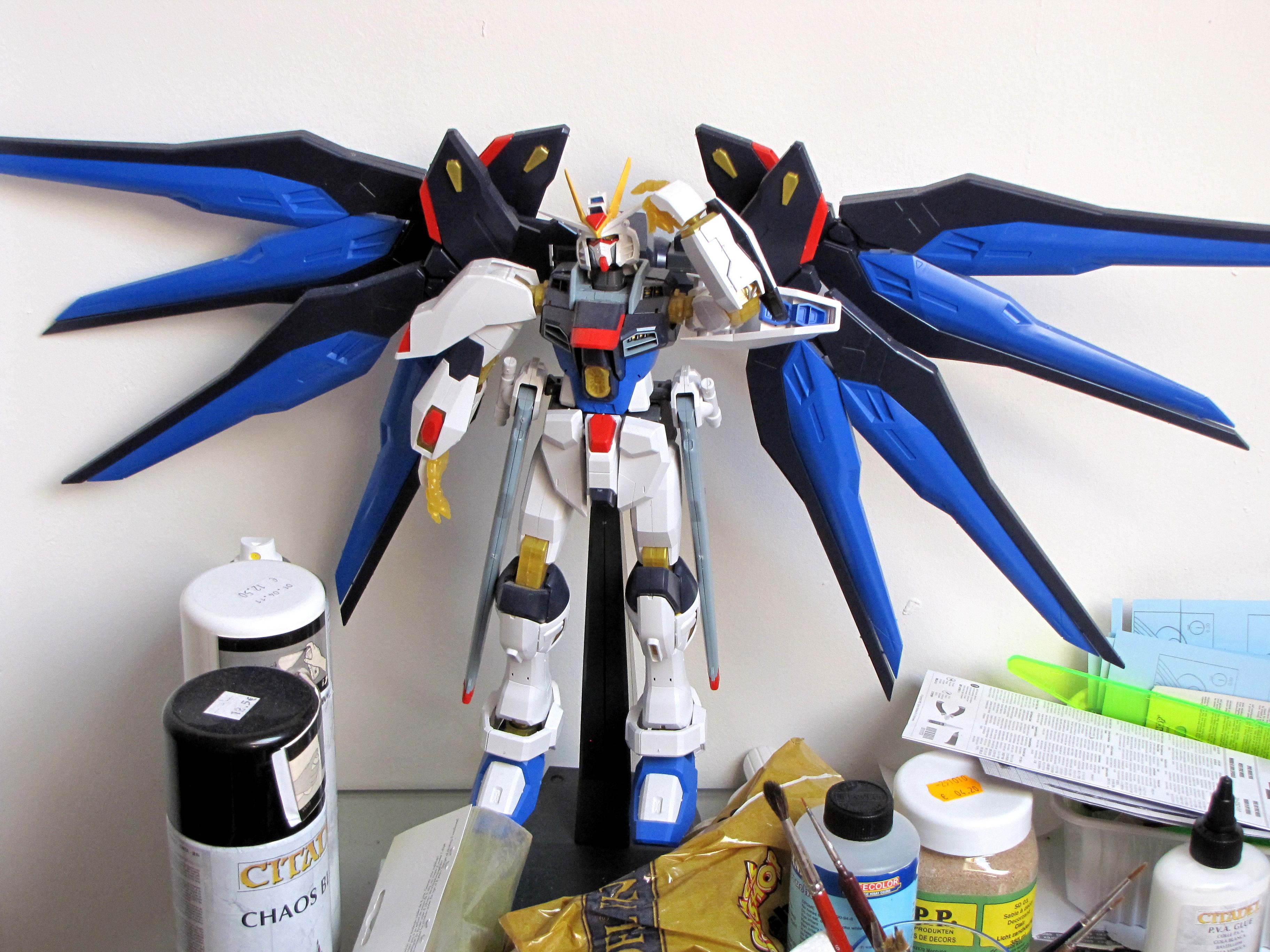 Gundam, Too Big? Naaah, What Are You Doing Here?