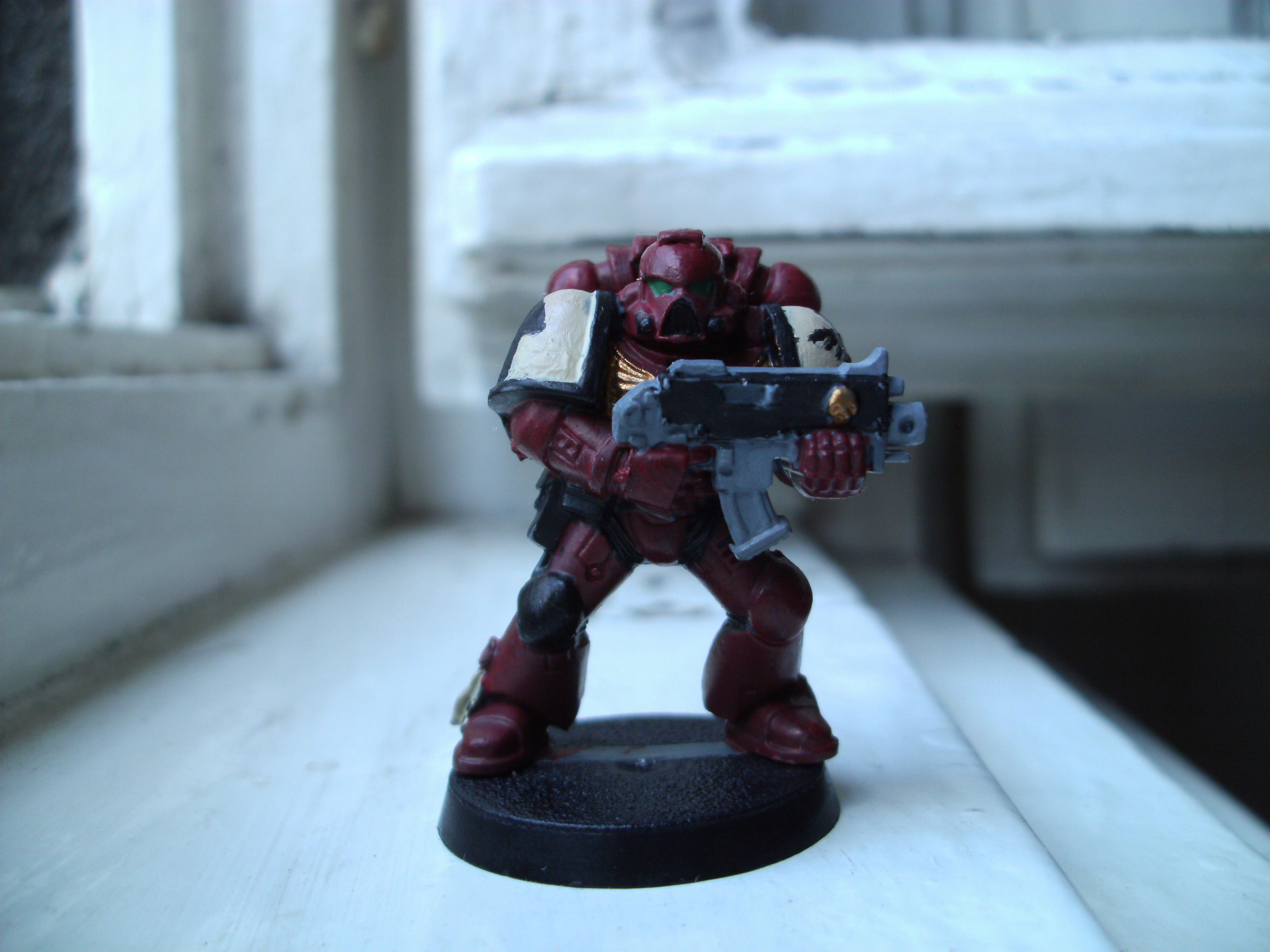 Bolter, Space Marines, Warhammer 40,000