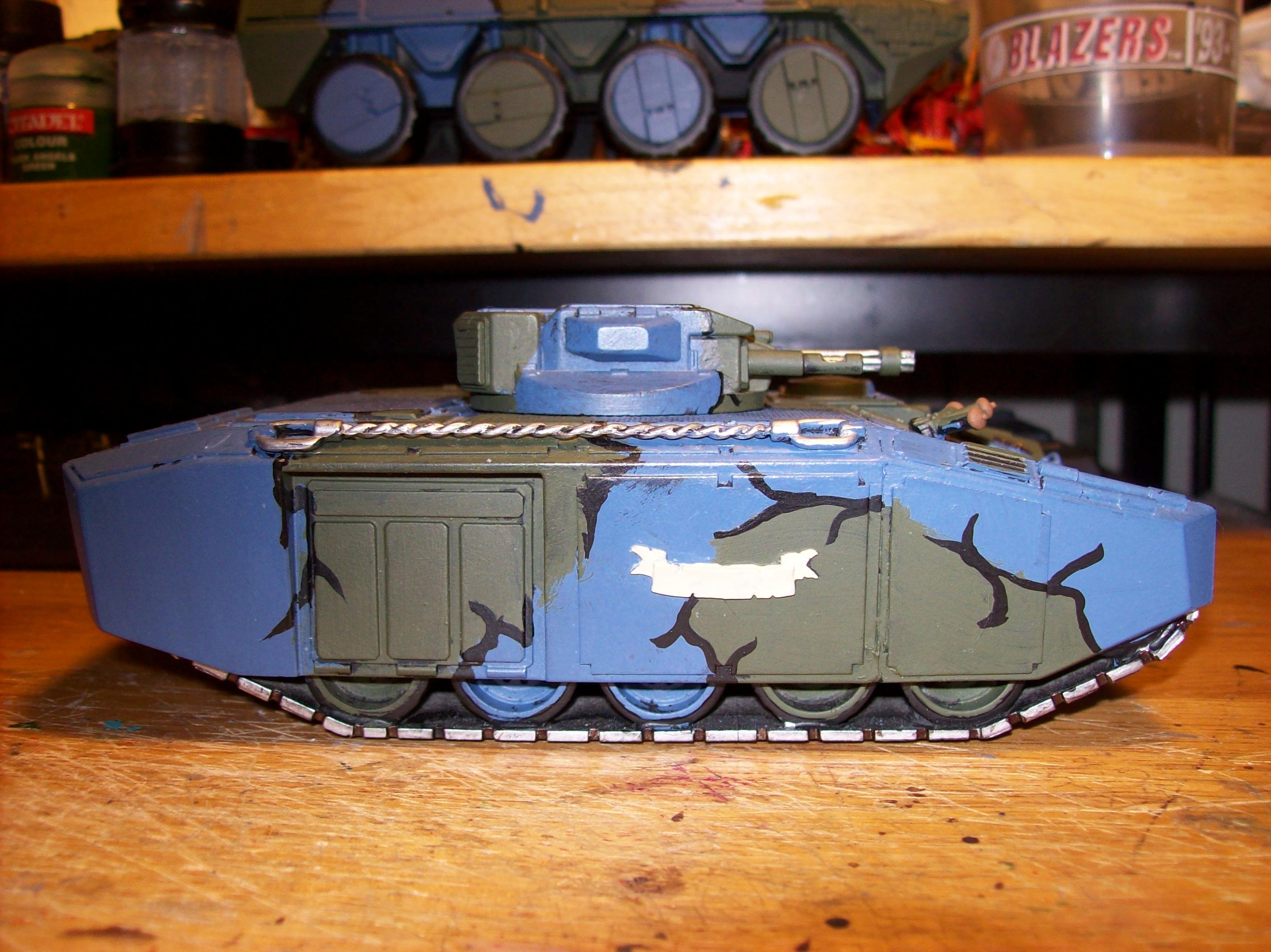 Cammo, Tank