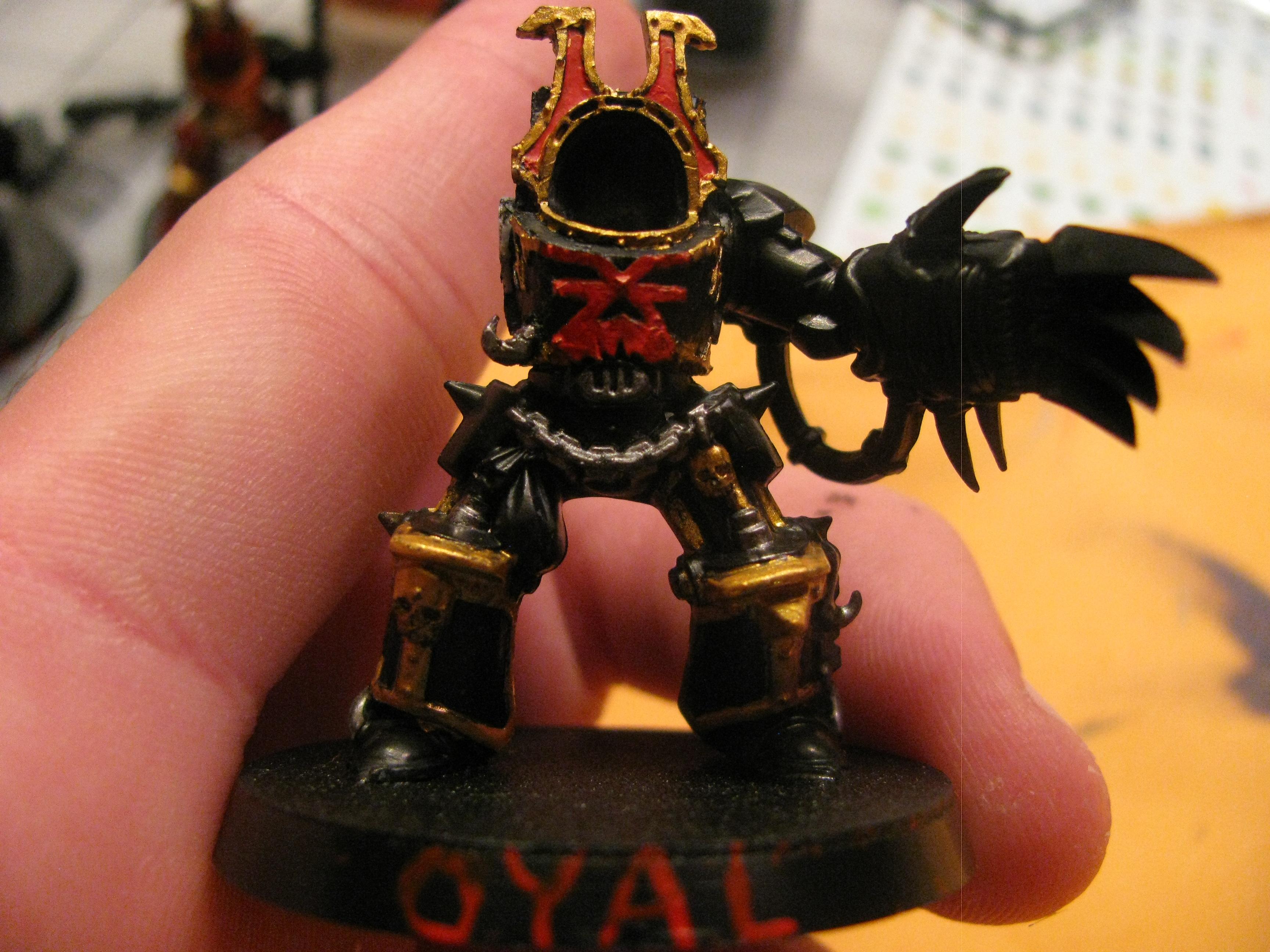 Only now do I realize I made Oyal look like he wants to give people a bearhug of electrical death..
