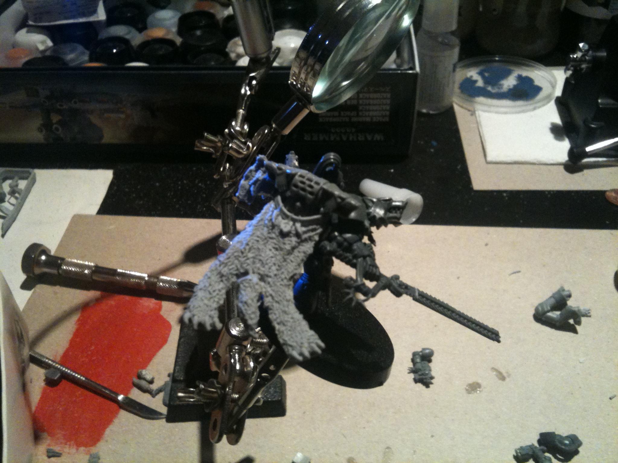 Added Logans cloak and modded the wolf helm over the shoulder pad.  Sorry the view isnt good on this one, but I got tied up and forgot to take pictures, which is why the next one is ... well, how it is! 