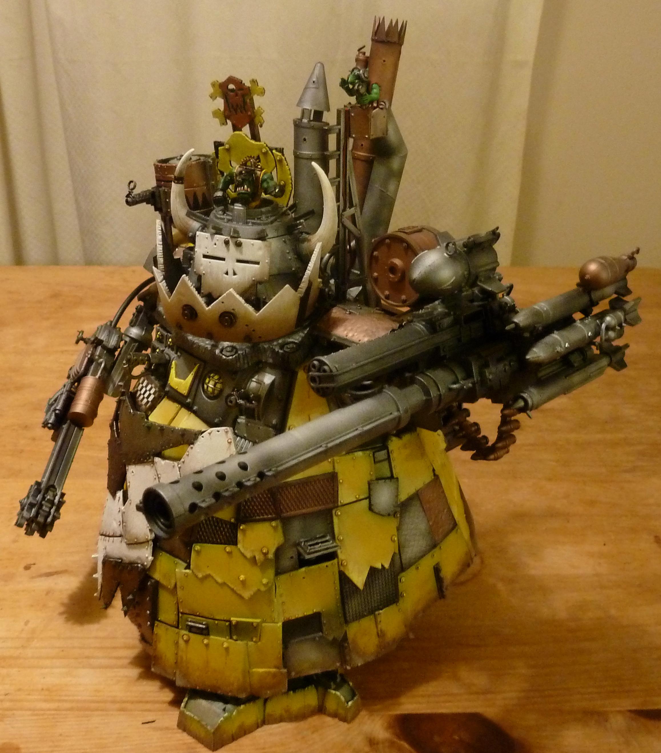 Orks, Stompa, Stompa side