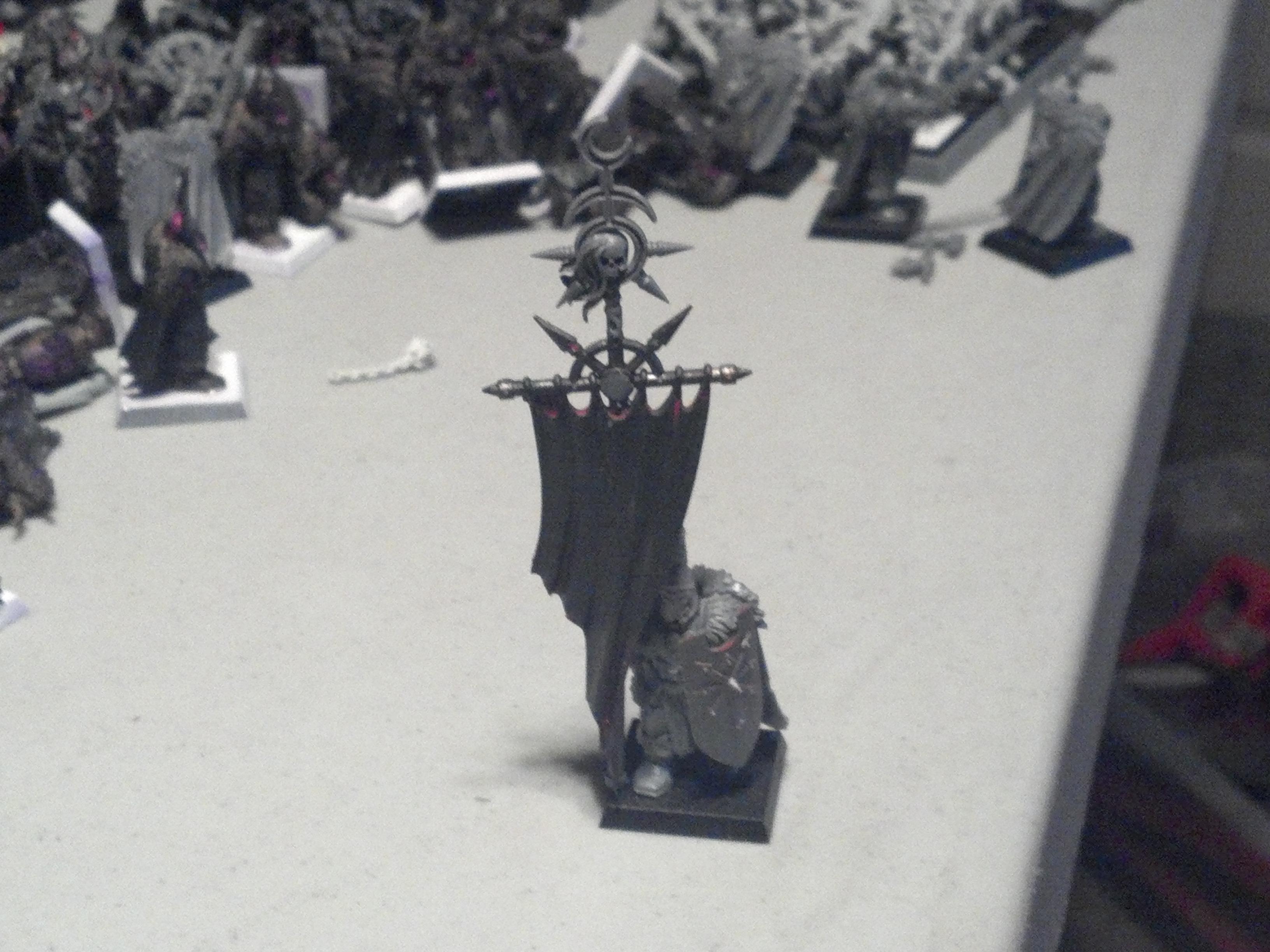 Slaanesh Warrior Standard