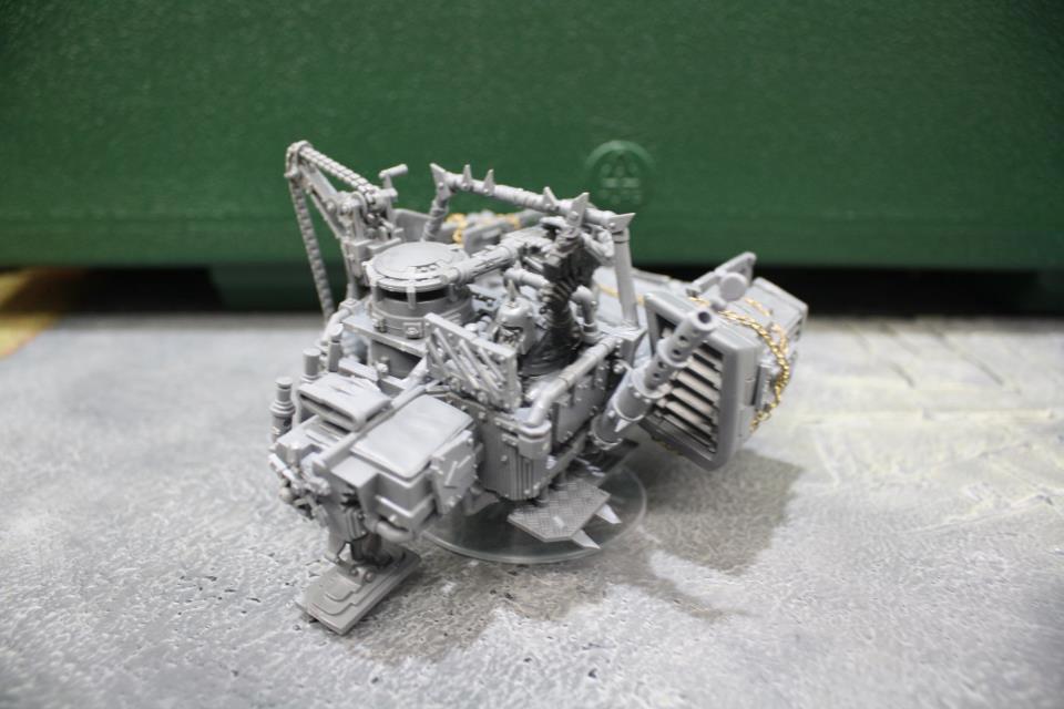 this is my ork trukk that was created from the body of the original ork trukk with the addition of the tau engins and some other details