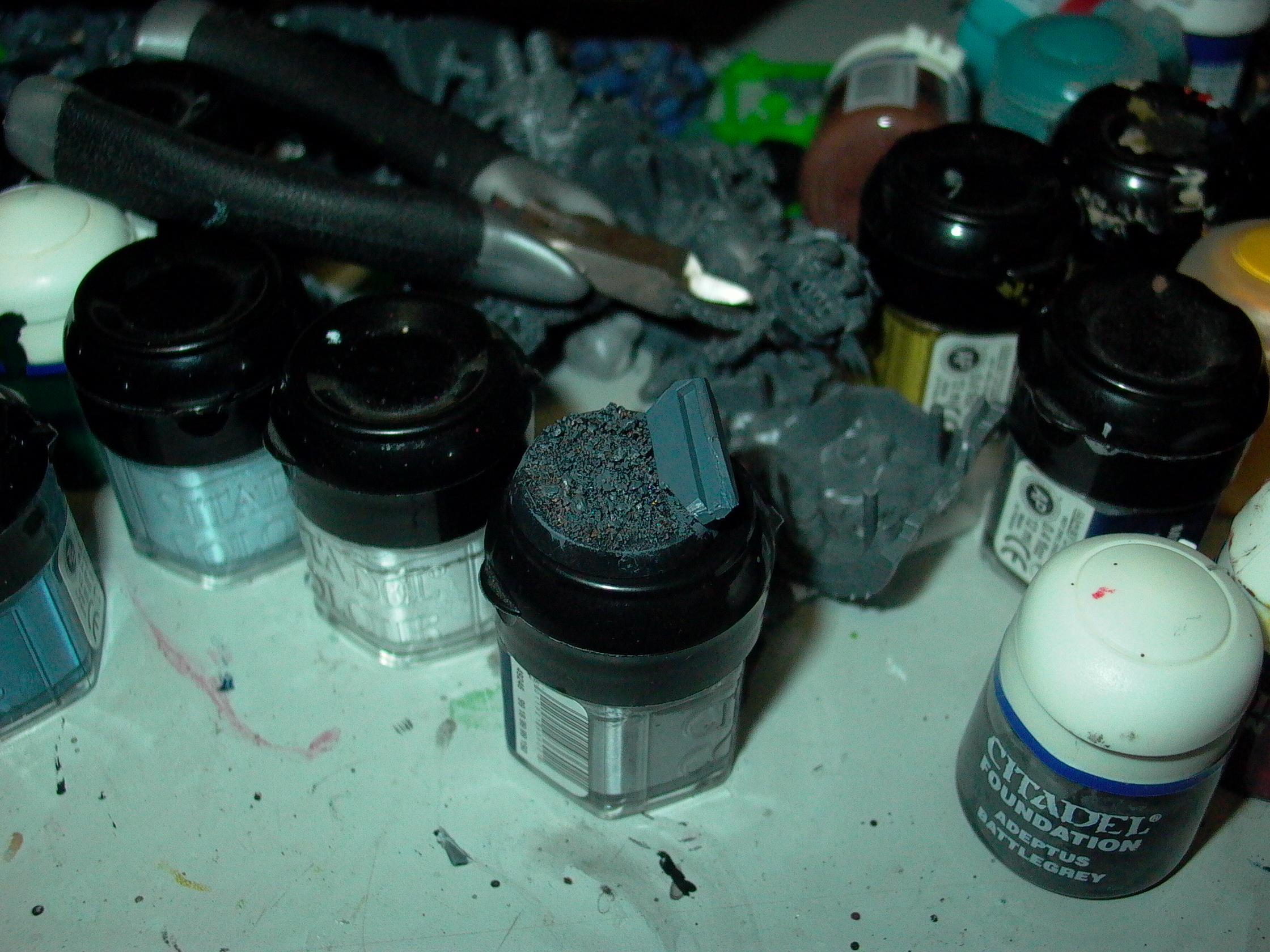 His Base, I decided to paint the gurder steel-blue instead of my usual grey..