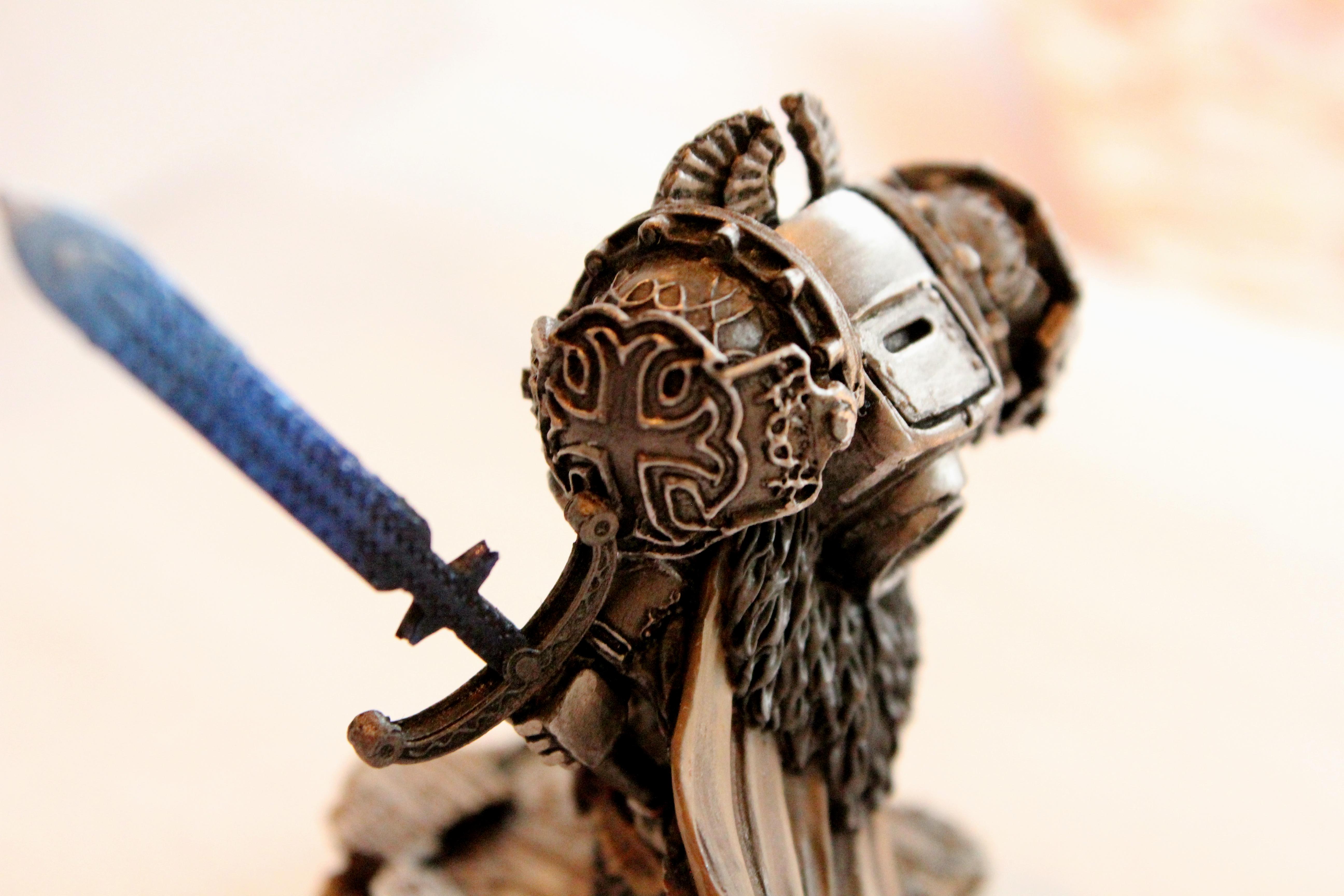 Scibor Sword guy back, left