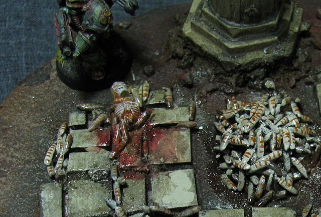 Maggot mound detail