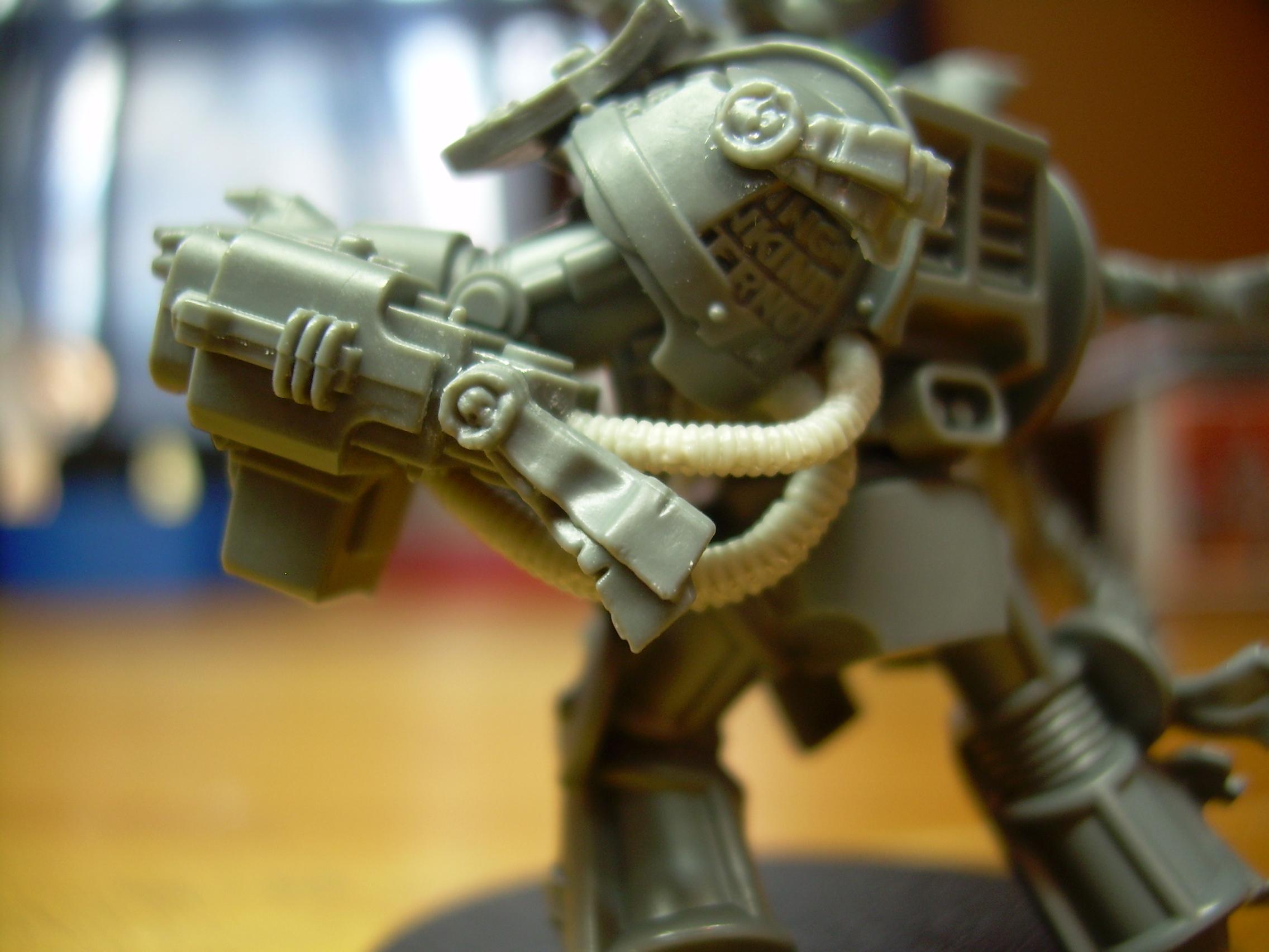 some old warmachine tubes to bulk up his gun arm a bit