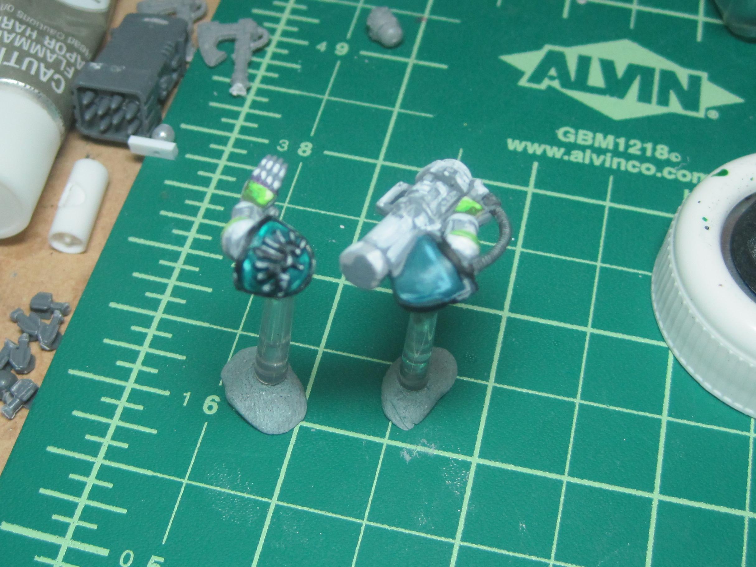 Test Model - Gray Base - Step 20 - Shoulder Pads - White