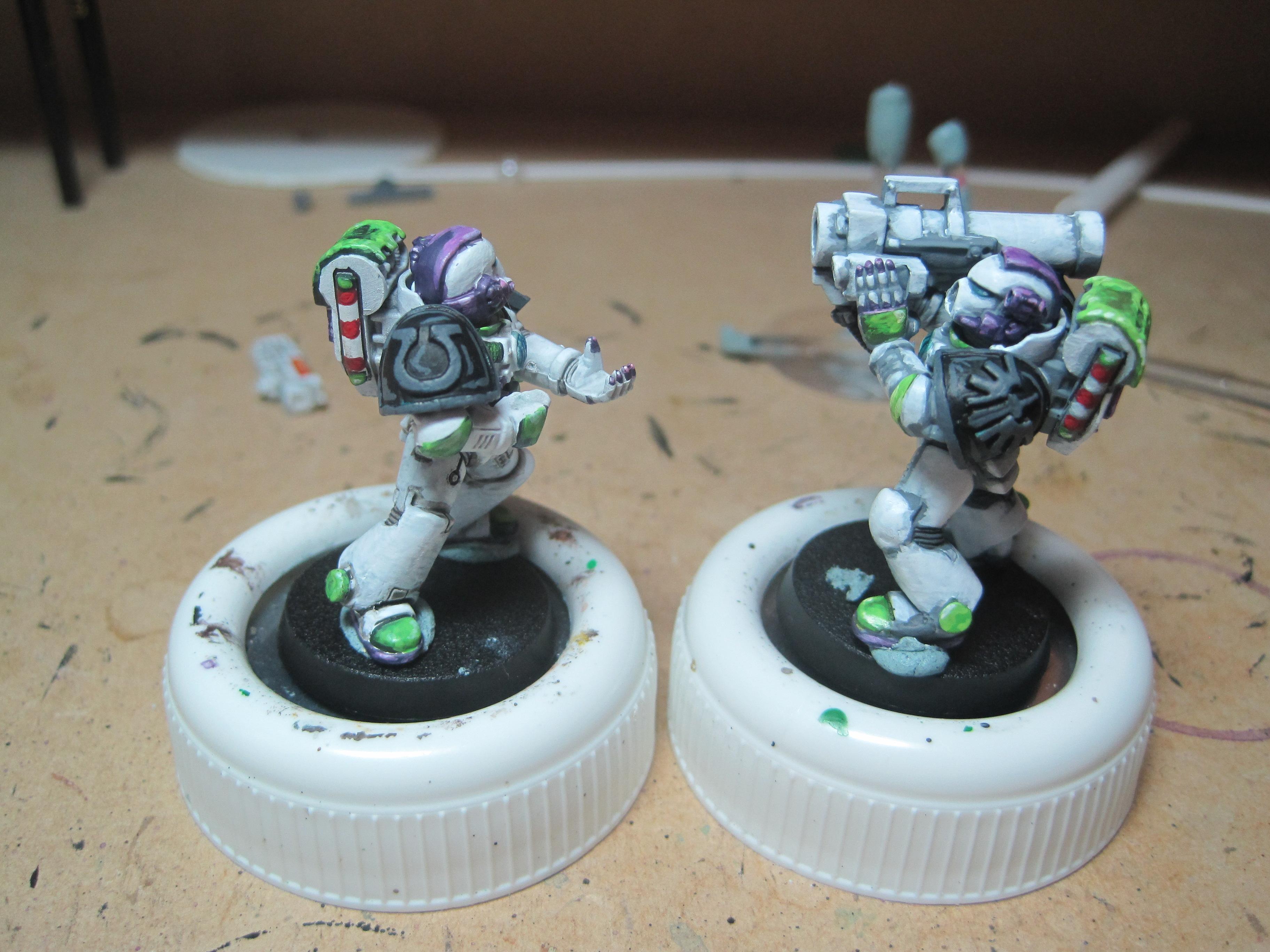 Test Model - Shoulder Pads - Adeptus Battlegrey