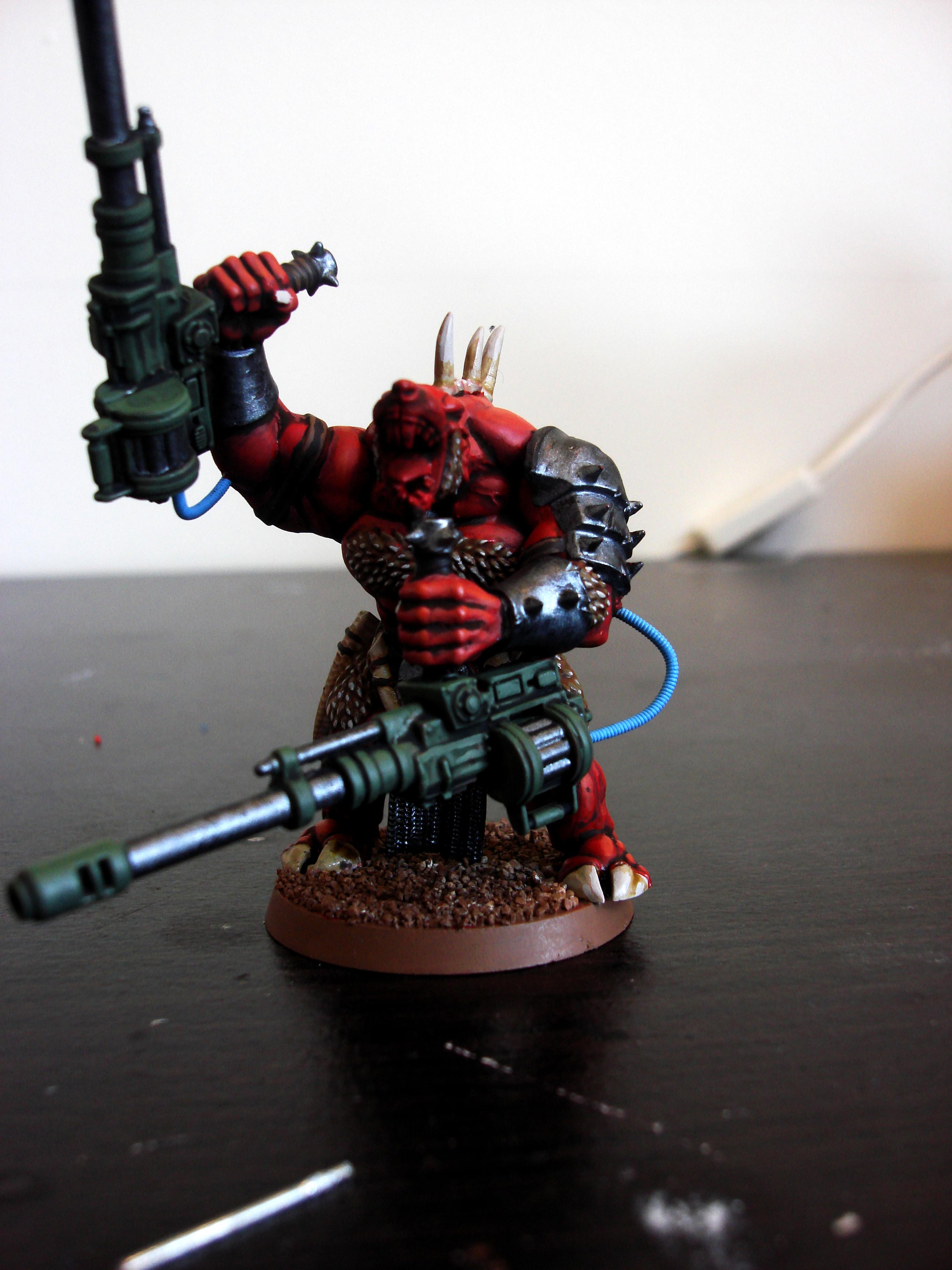 Dual Gun, Red Figure