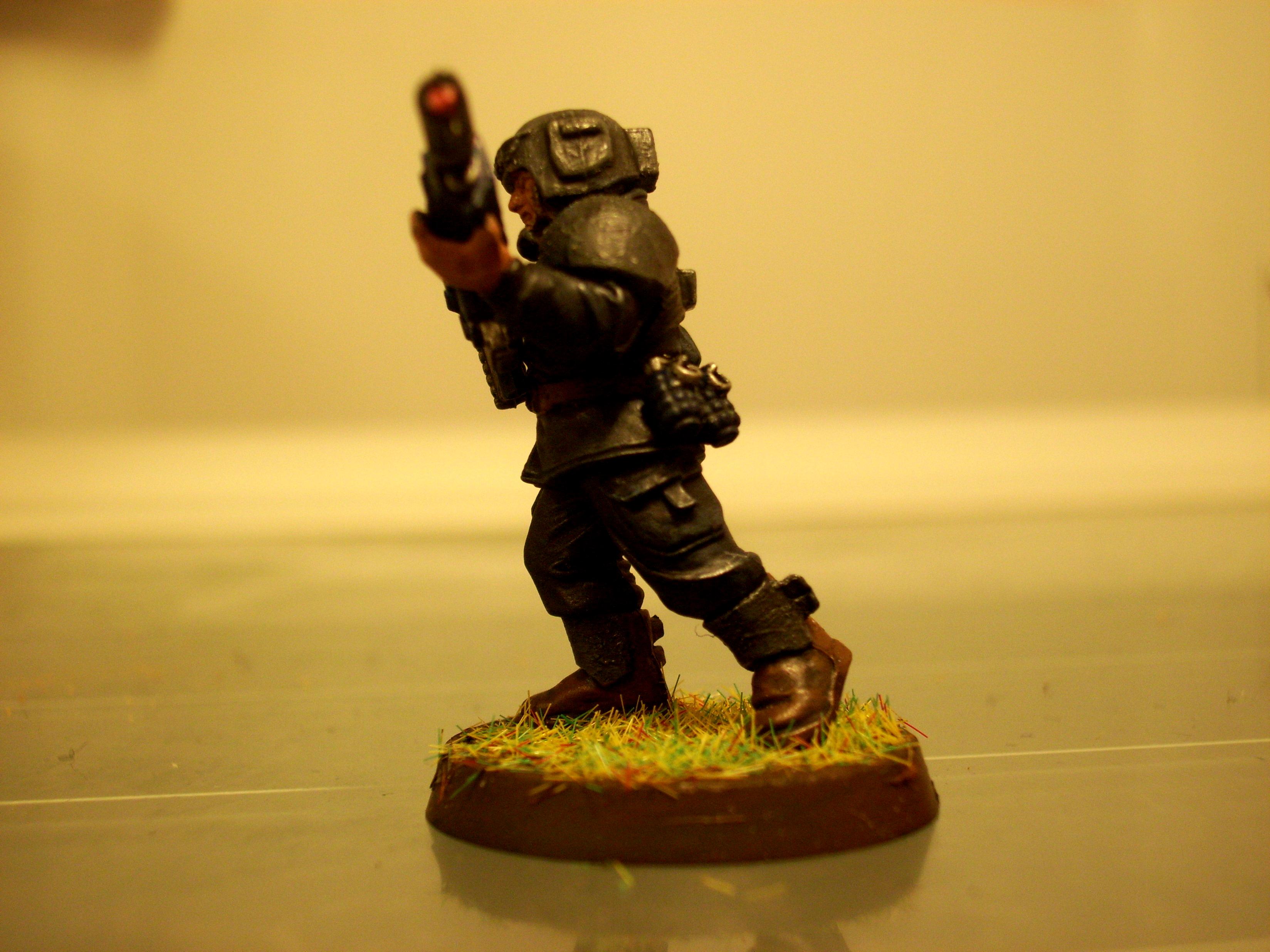 guardsman grenade side