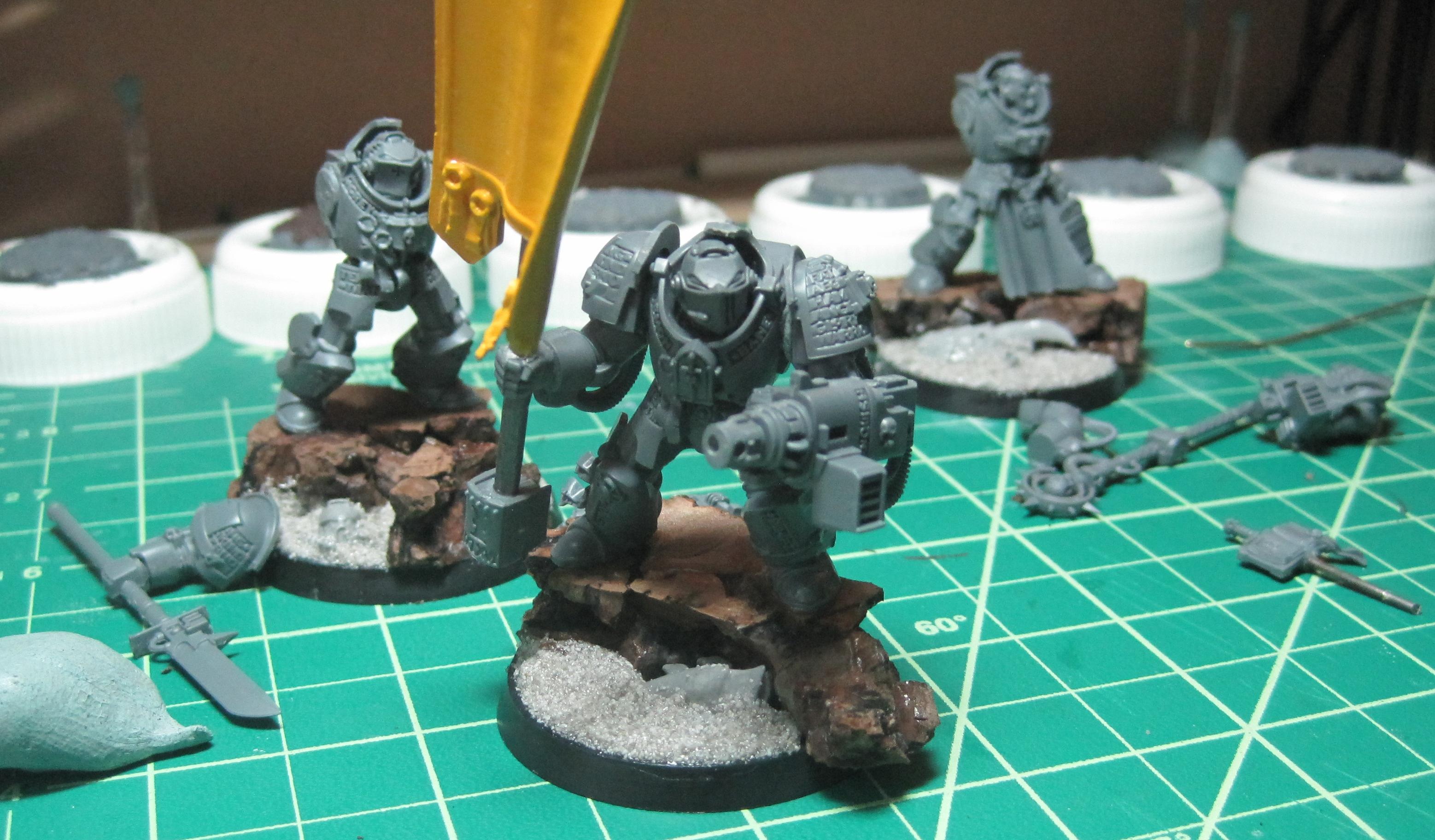 Bergon - Brotherhood Banner - Assembled - Blue Tac