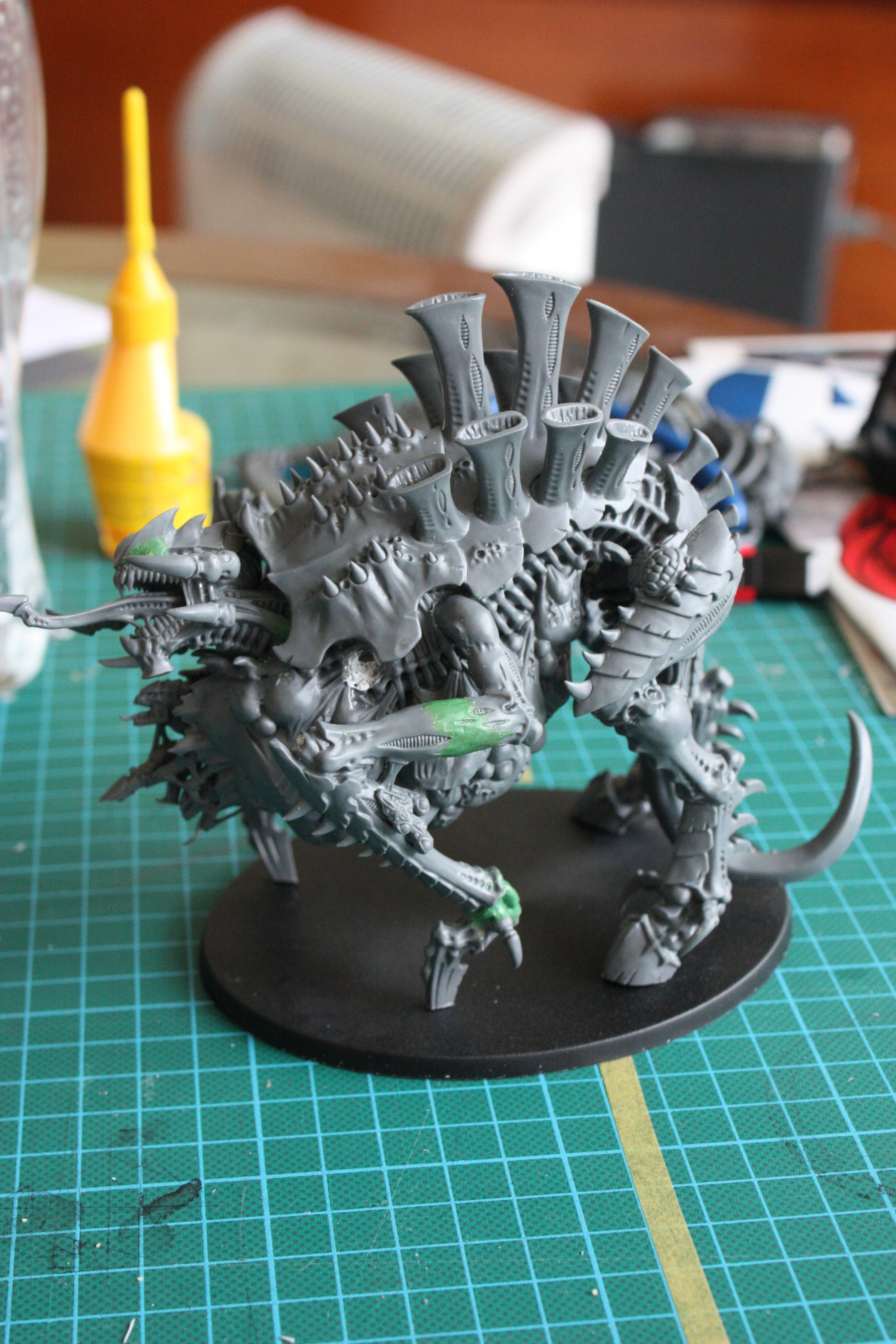 Momma Tervigon with reposed ankle joint. As well the head is now attached... something I may regret later