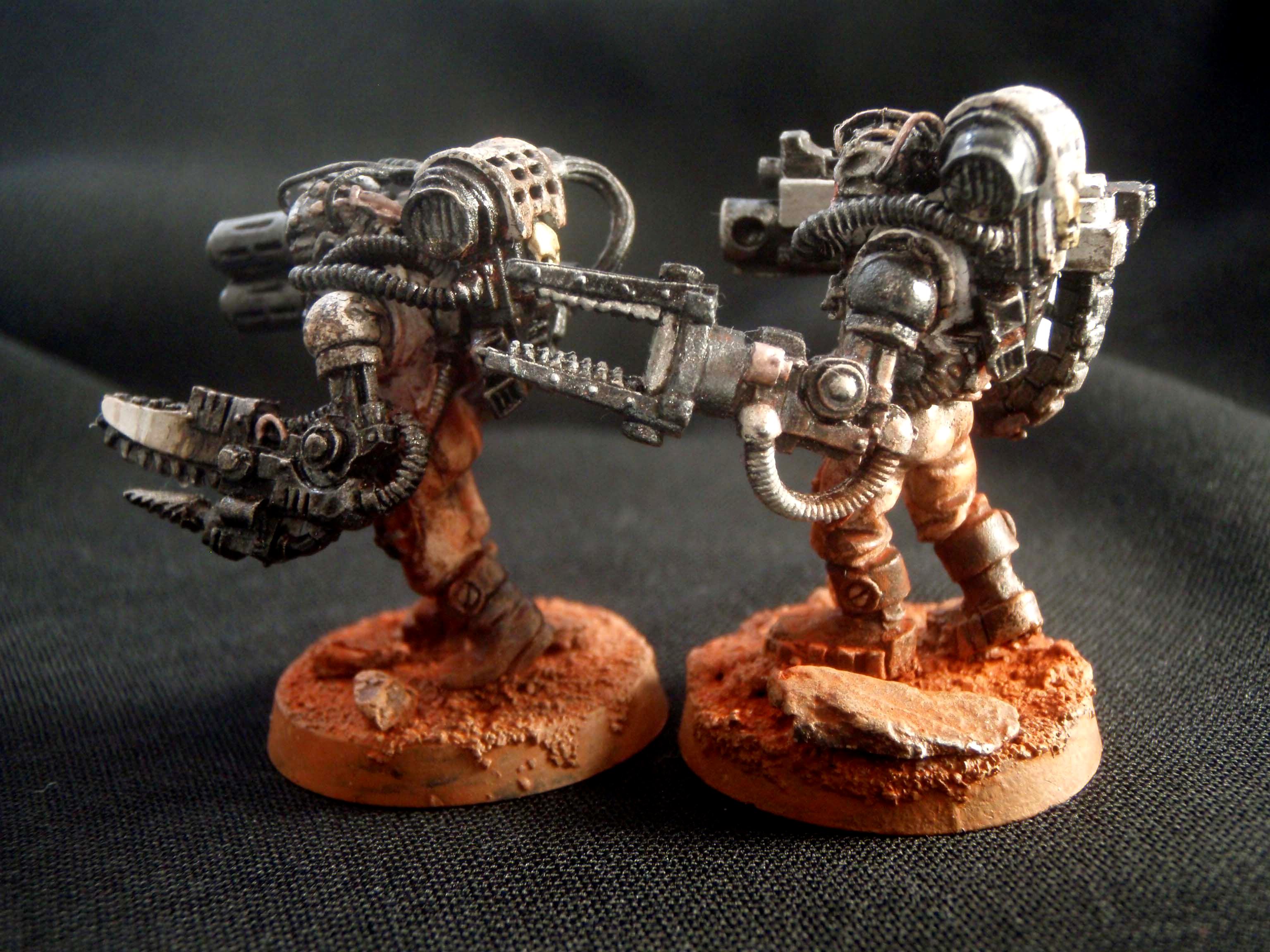 Adeptus Mechanicus, Servitors