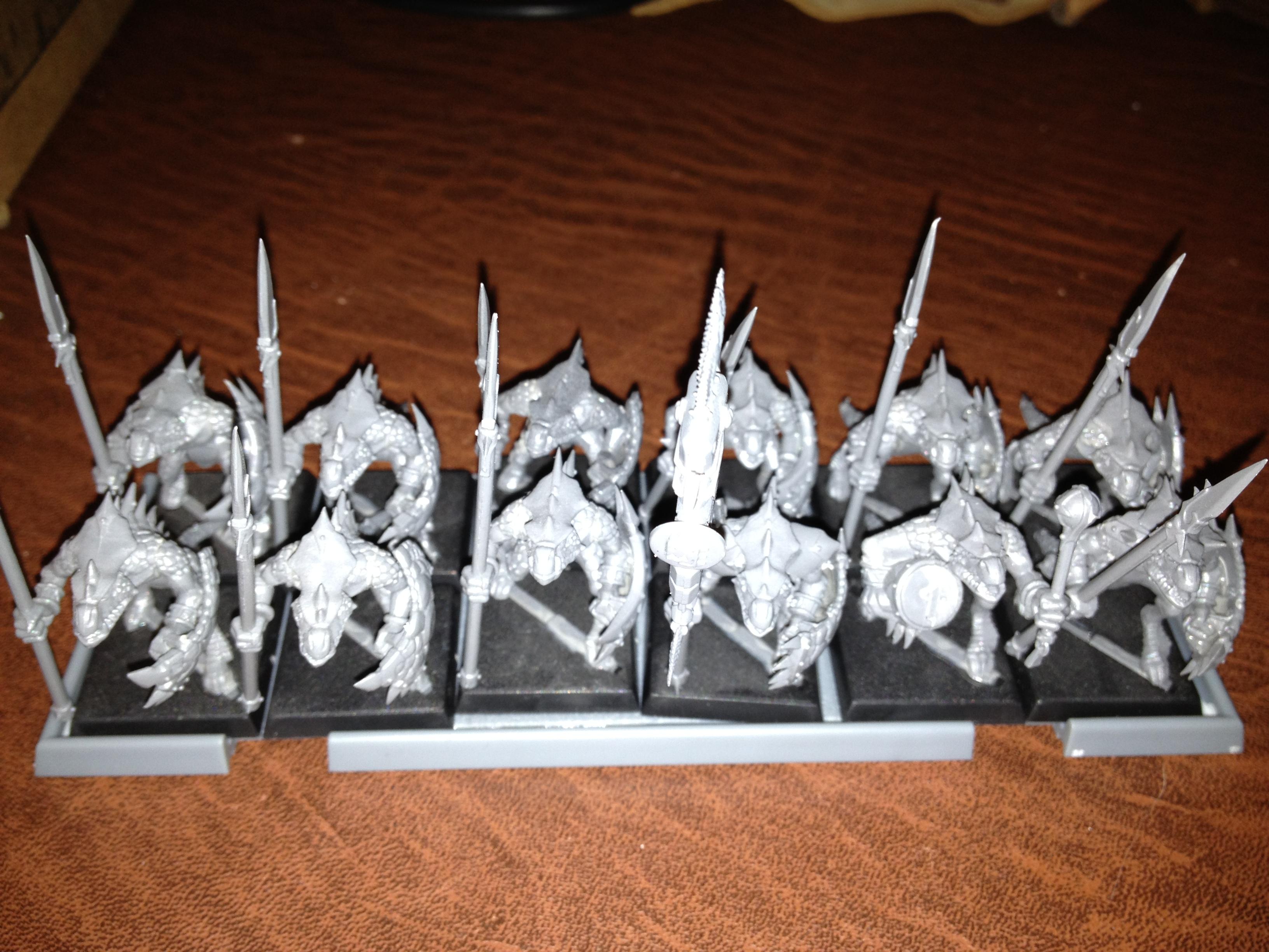 12 man Saurus blcok (MOAR SPEEEEEEEEARSS)